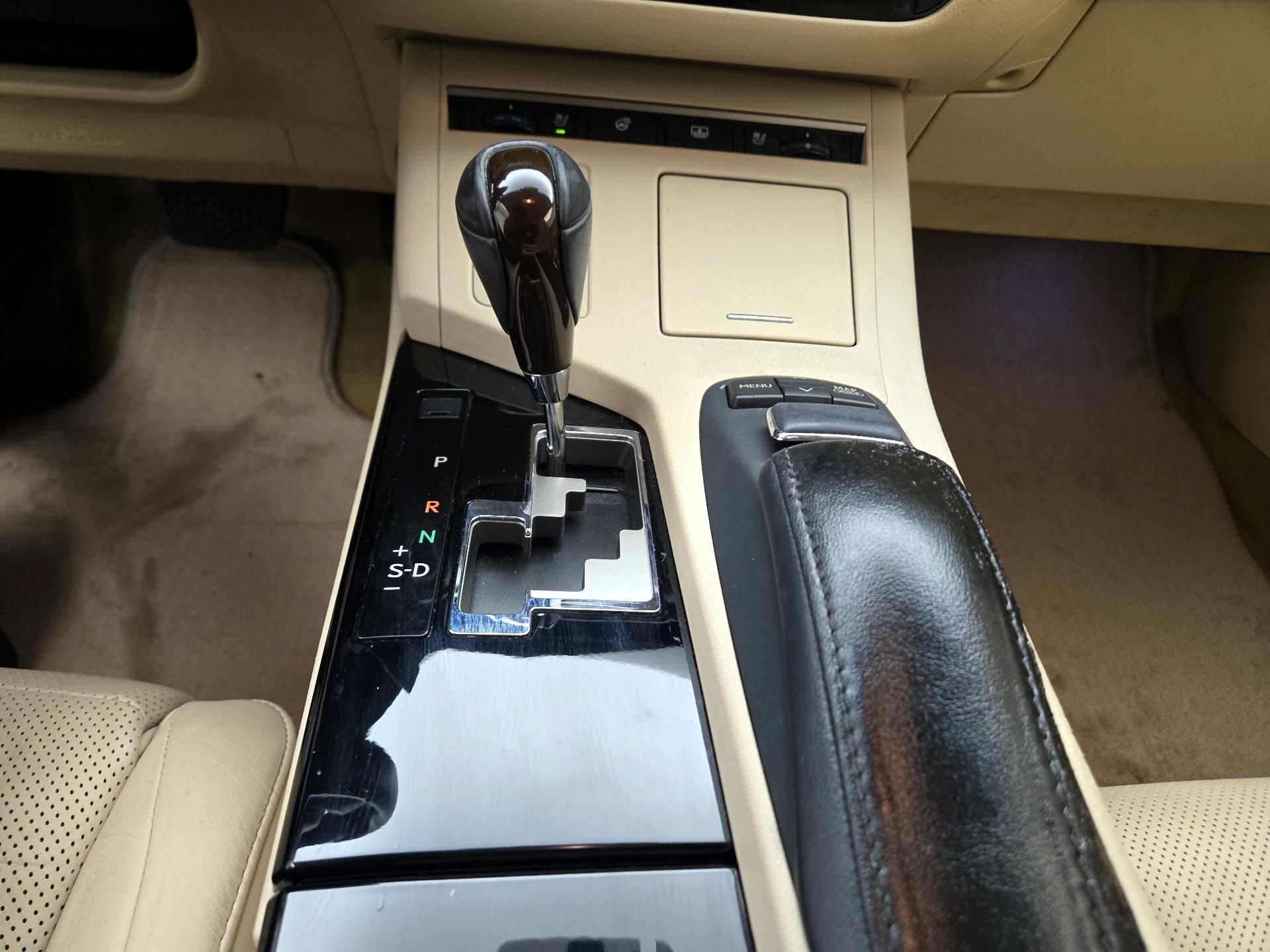Thumbnail: 2013 Lexus ES - 18