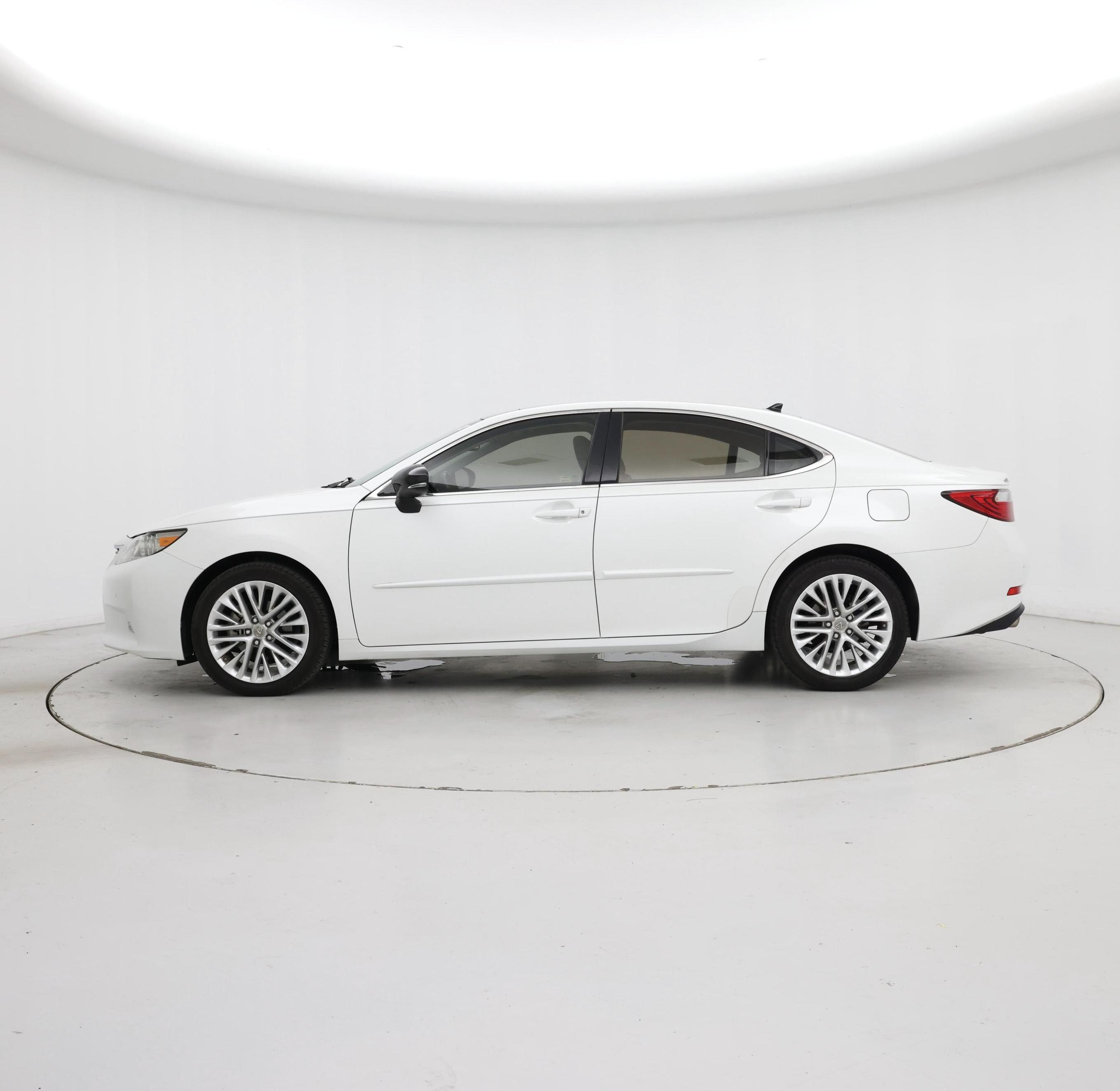 Thumbnail: 2013 Lexus ES - 3