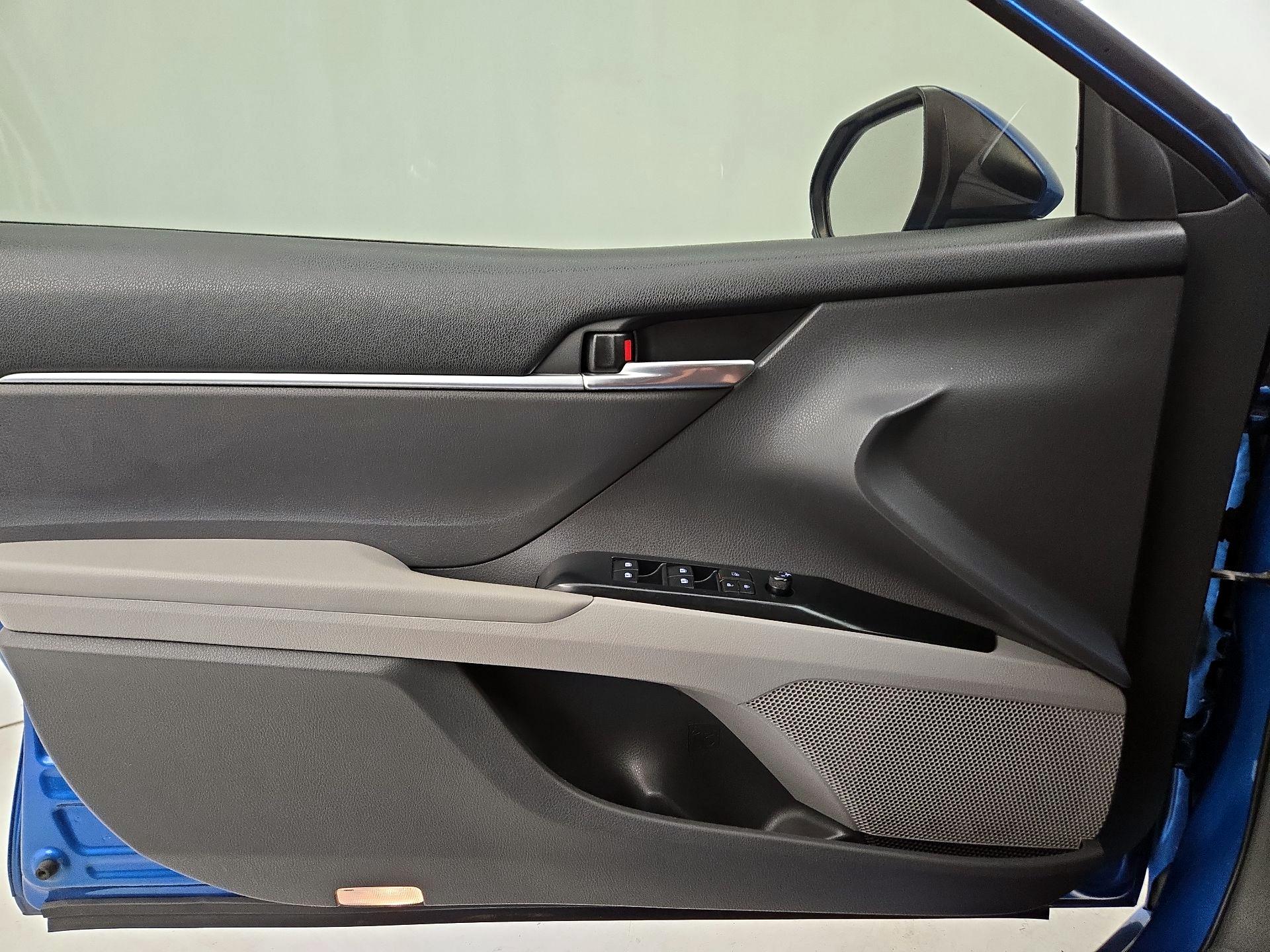 Thumbnail: 2018 Toyota Camry - 12