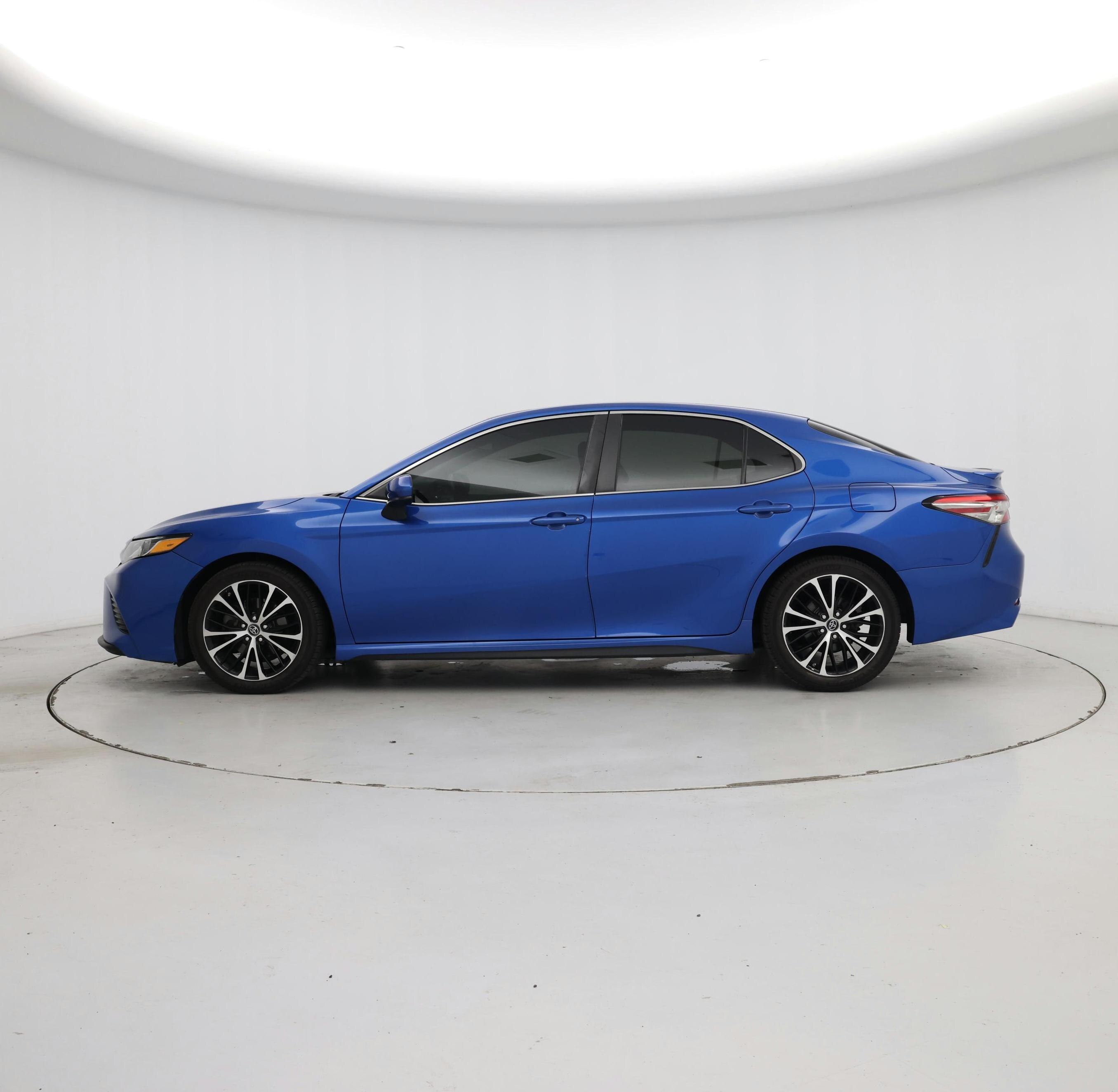 Thumbnail: 2018 Toyota Camry - 3