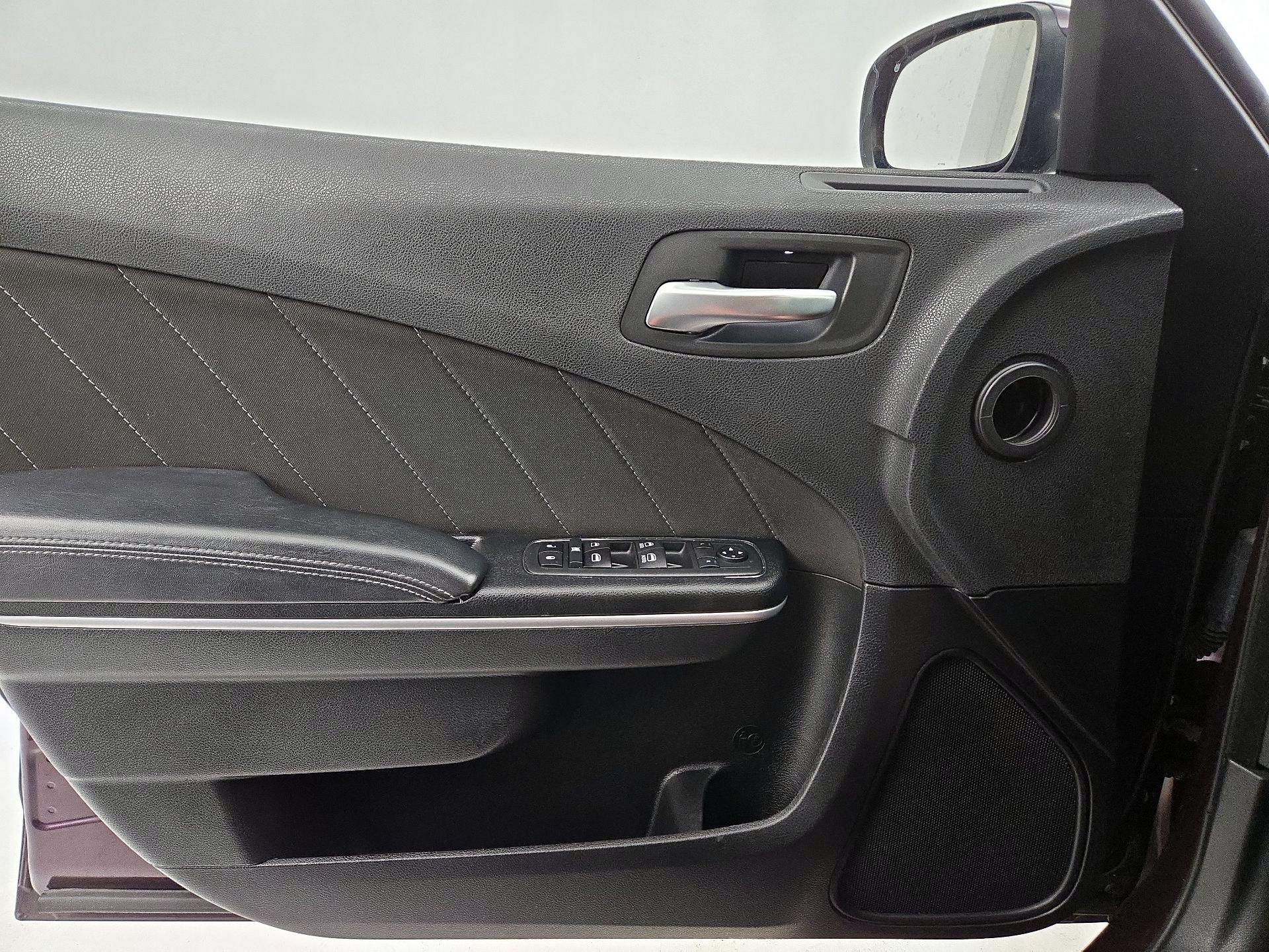 Thumbnail: 2020 Dodge Charger - 12