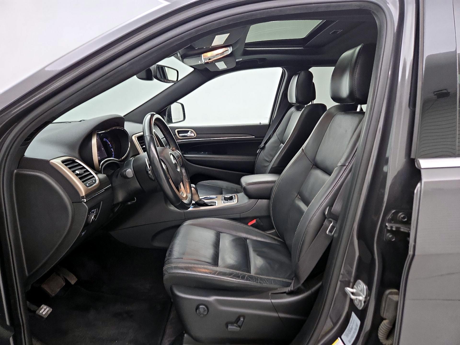 Thumbnail: 2017 Jeep Grand Cherokee - 11