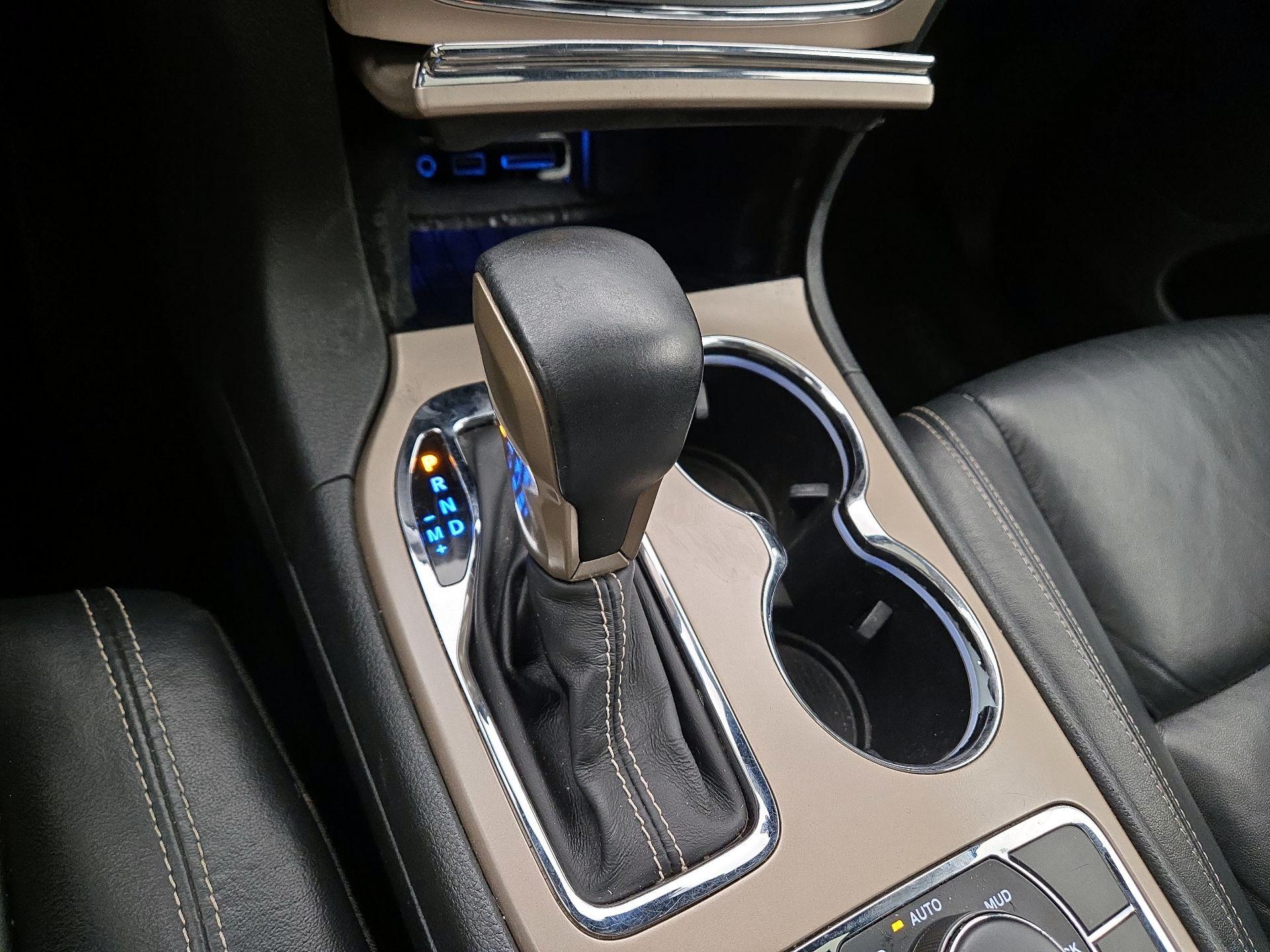 Thumbnail: 2017 Jeep Grand Cherokee - 17