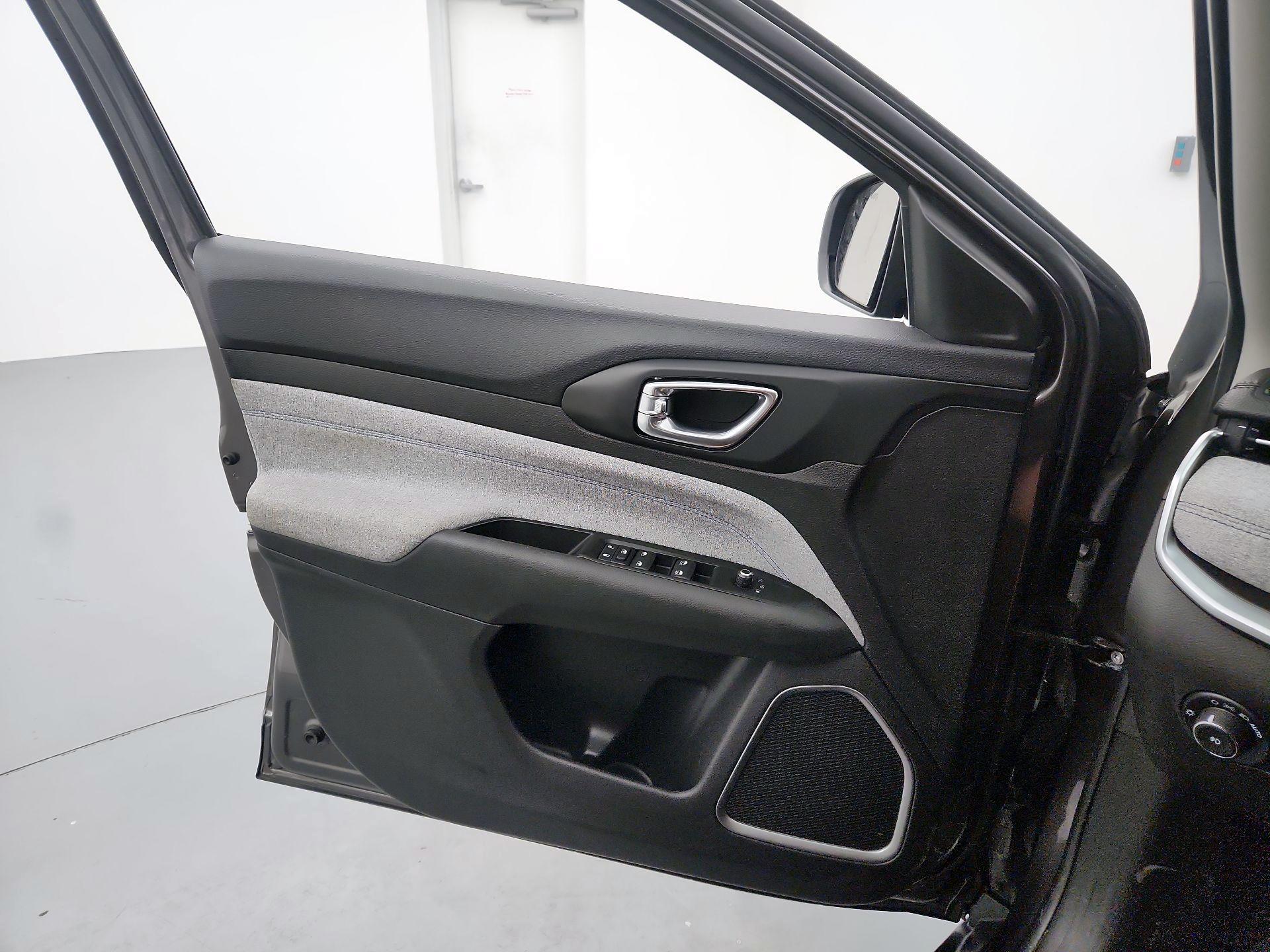 Thumbnail: 2022 Jeep Compass - 12