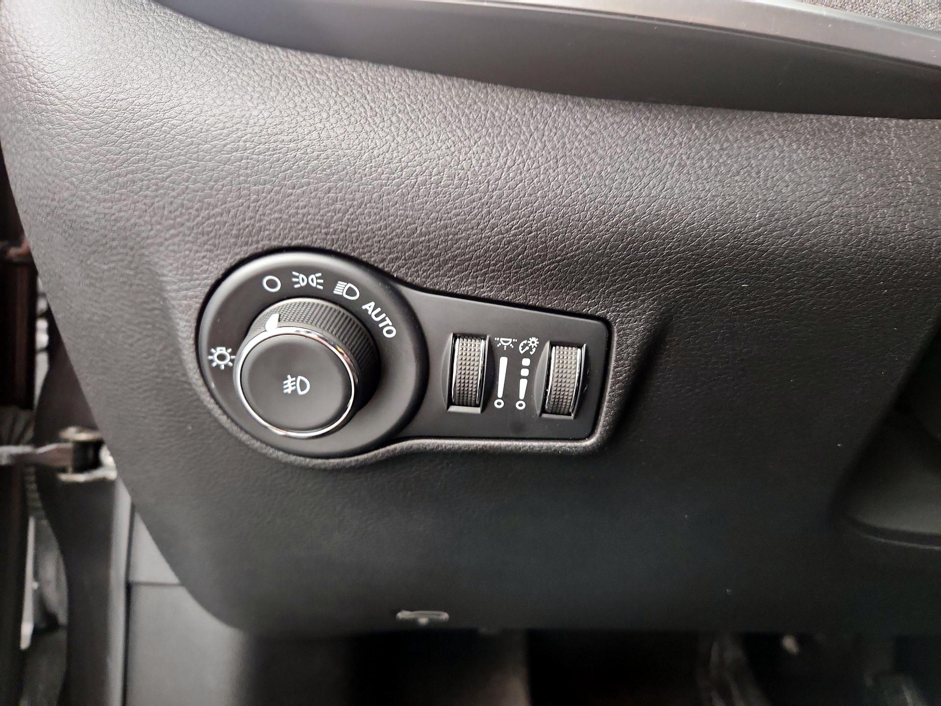 Thumbnail: 2022 Jeep Compass - 13