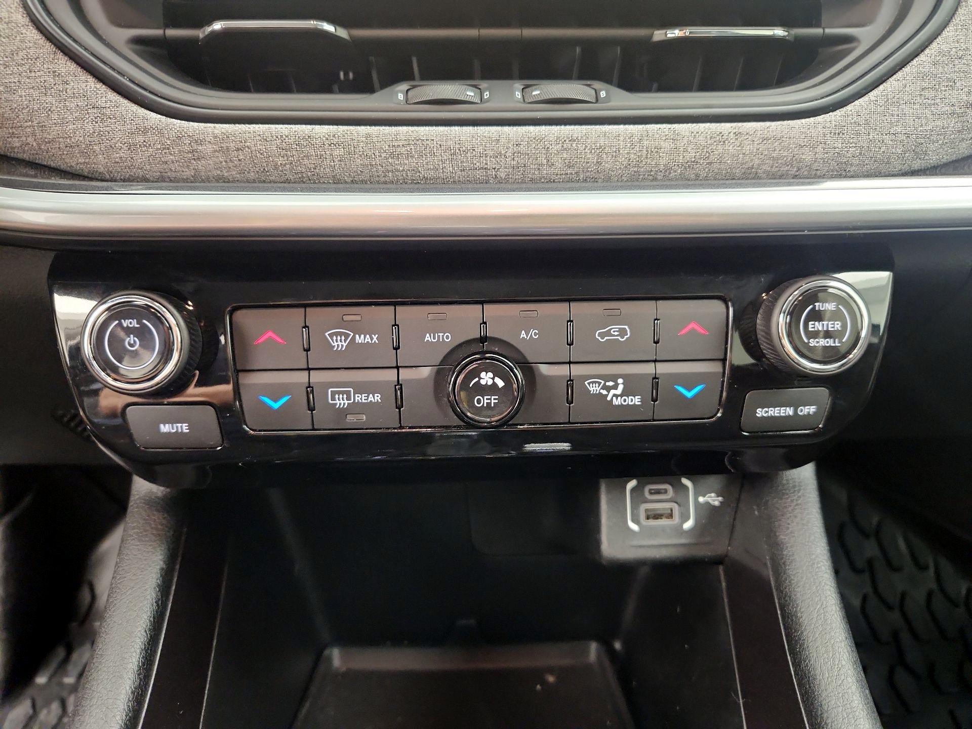 Thumbnail: 2022 Jeep Compass - 16
