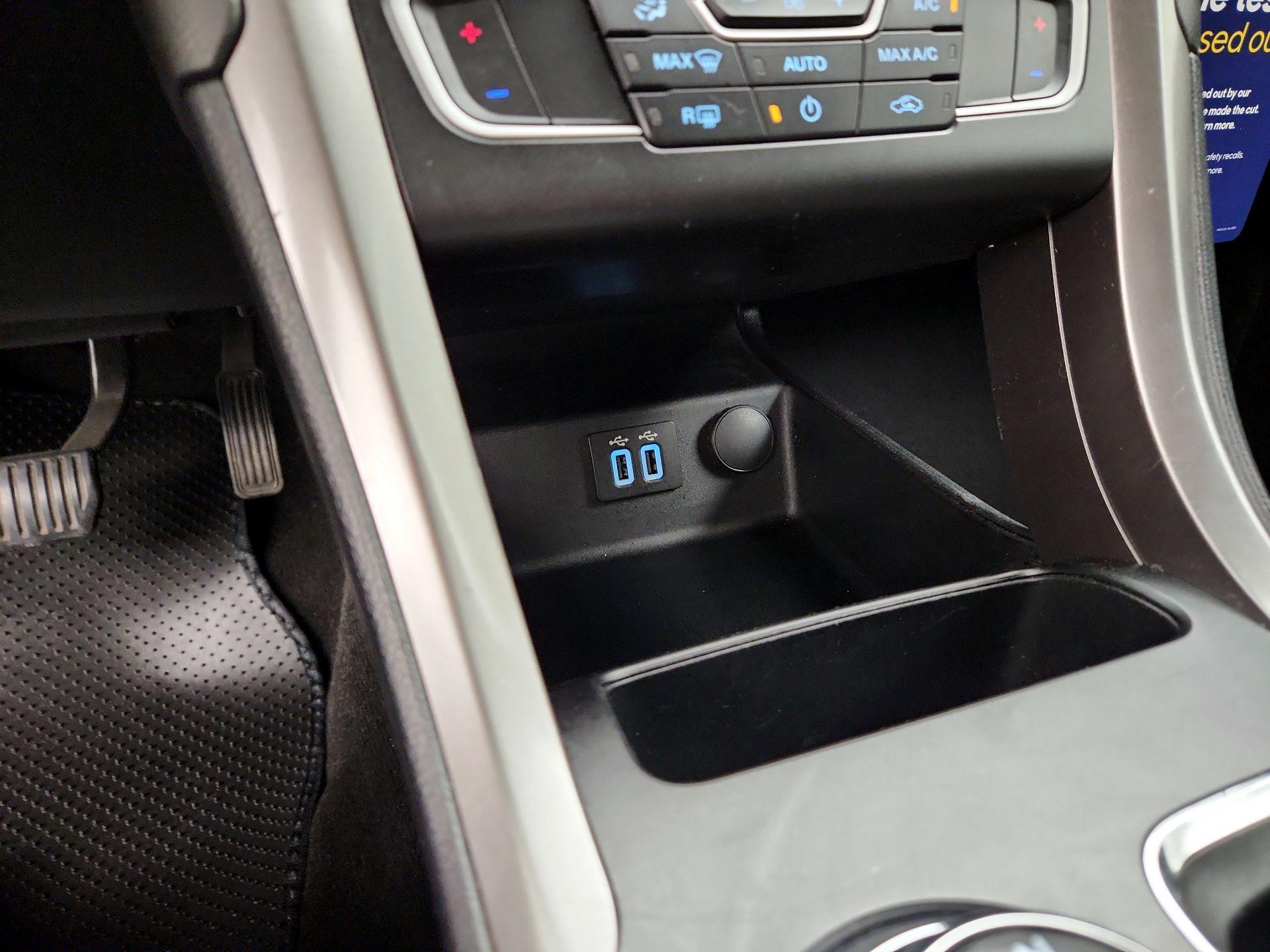 Thumbnail: 2020 Ford Fusion - 19