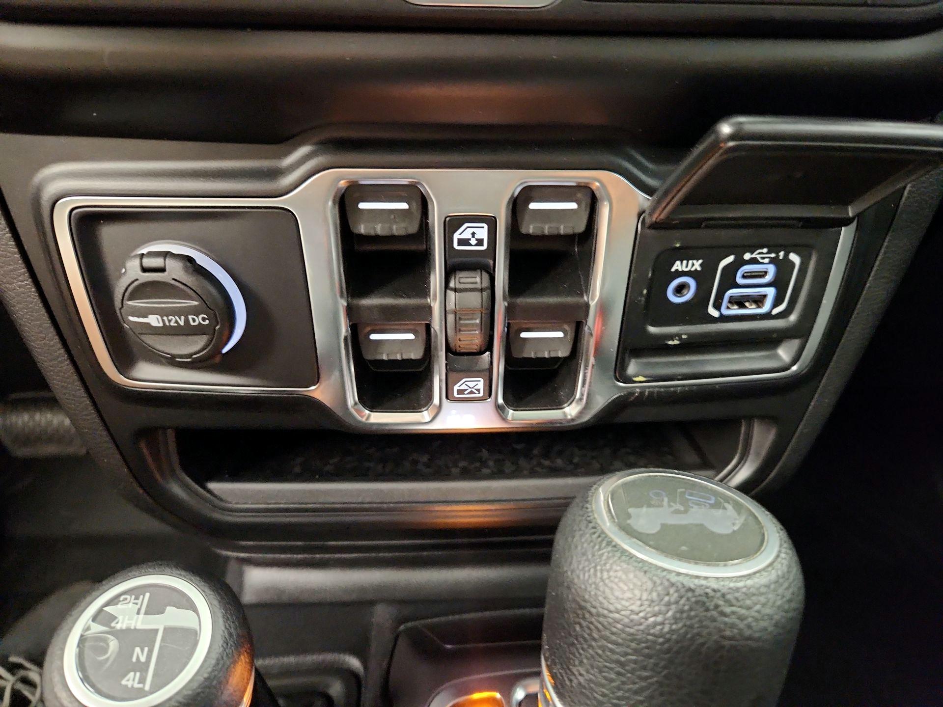 Thumbnail: 2021 Jeep Wrangler - 18