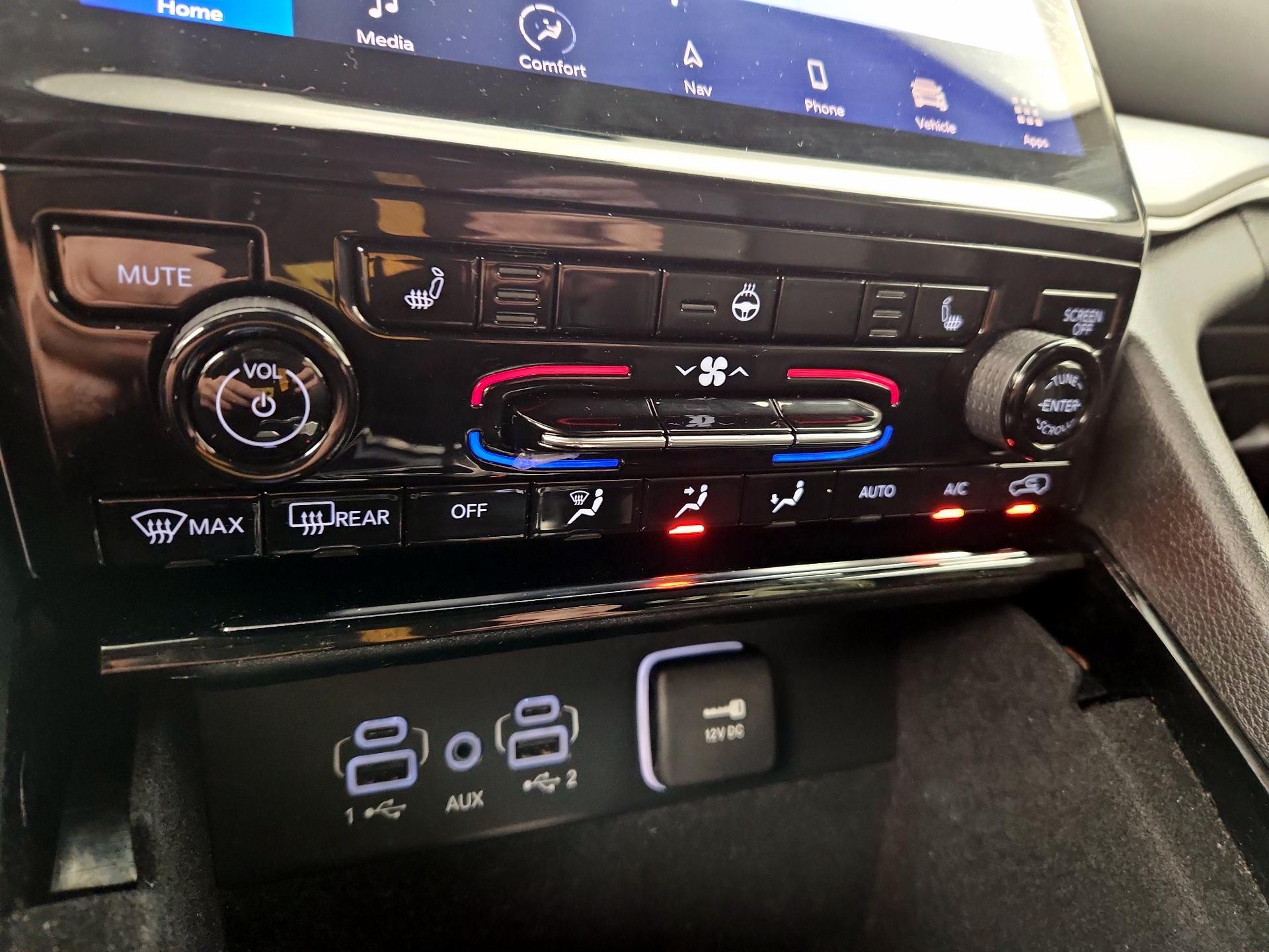 Thumbnail: 2022 Jeep Grand Cherokee - 16