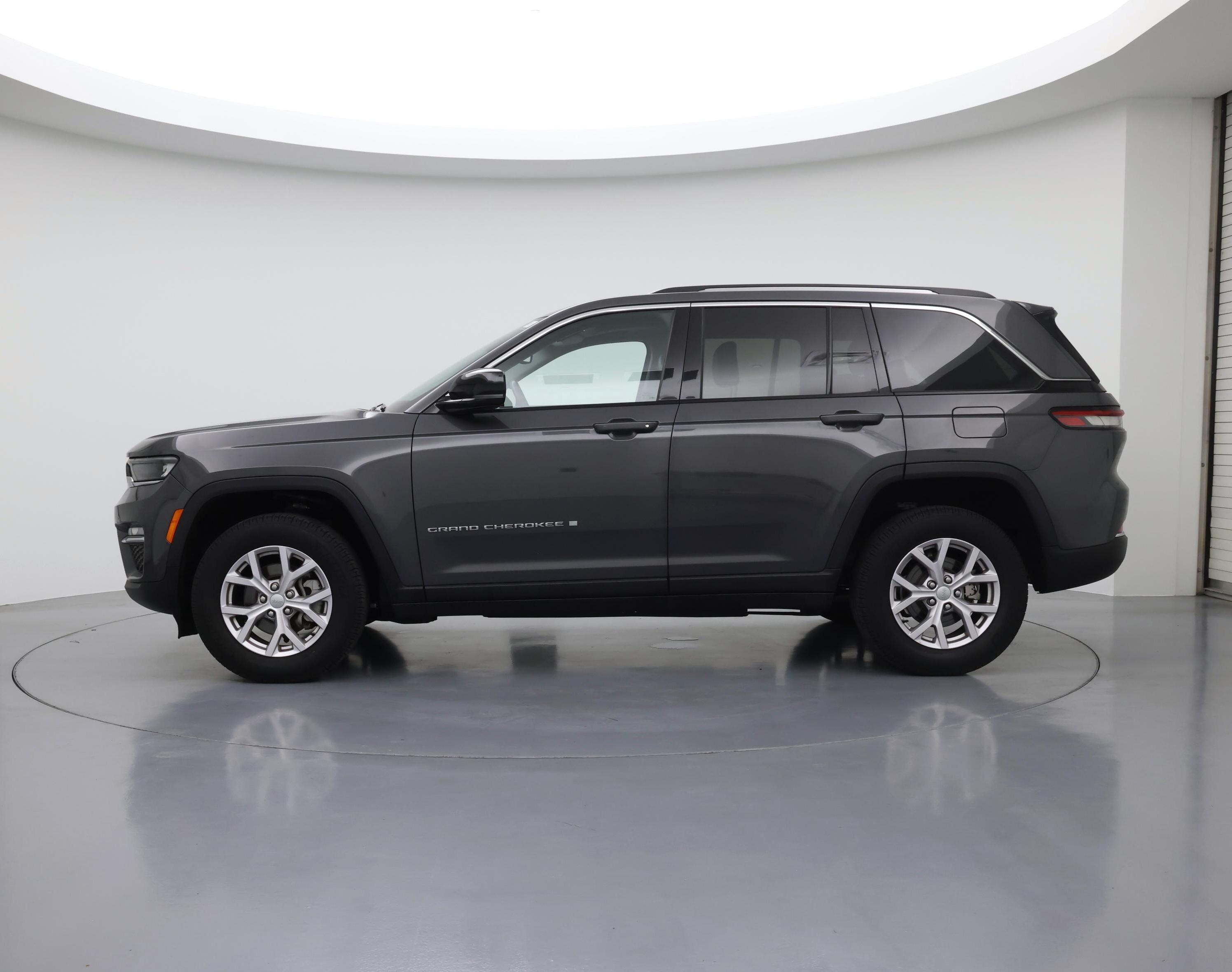 Thumbnail: 2022 Jeep Grand Cherokee - 3