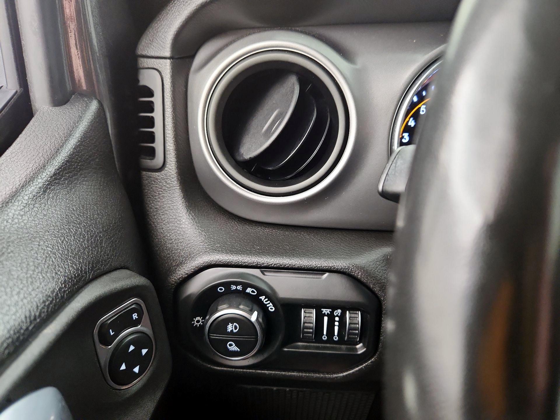 Thumbnail: 2021 Jeep Gladiator - 13