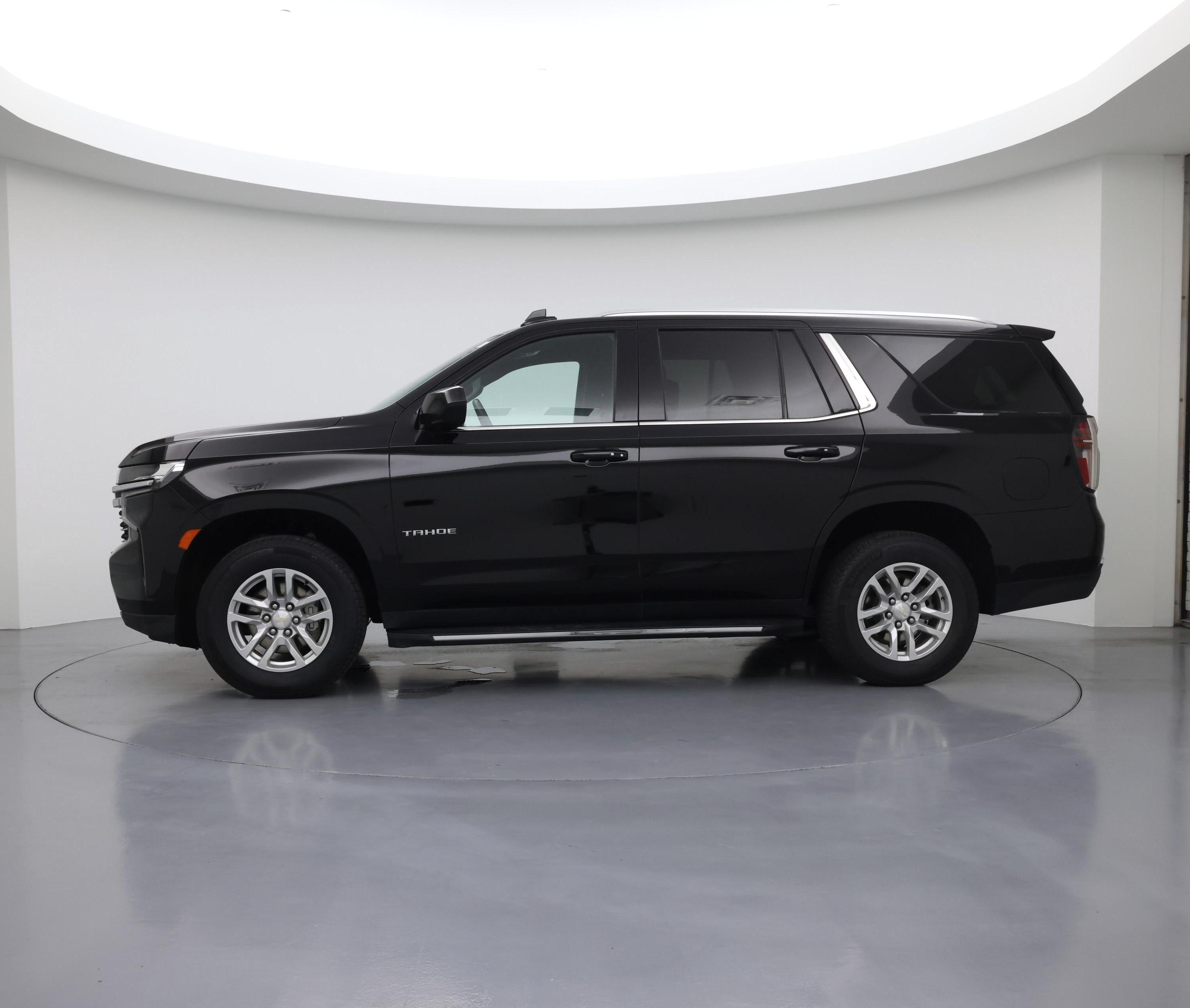 Thumbnail: 2023 Chevrolet Tahoe - 3