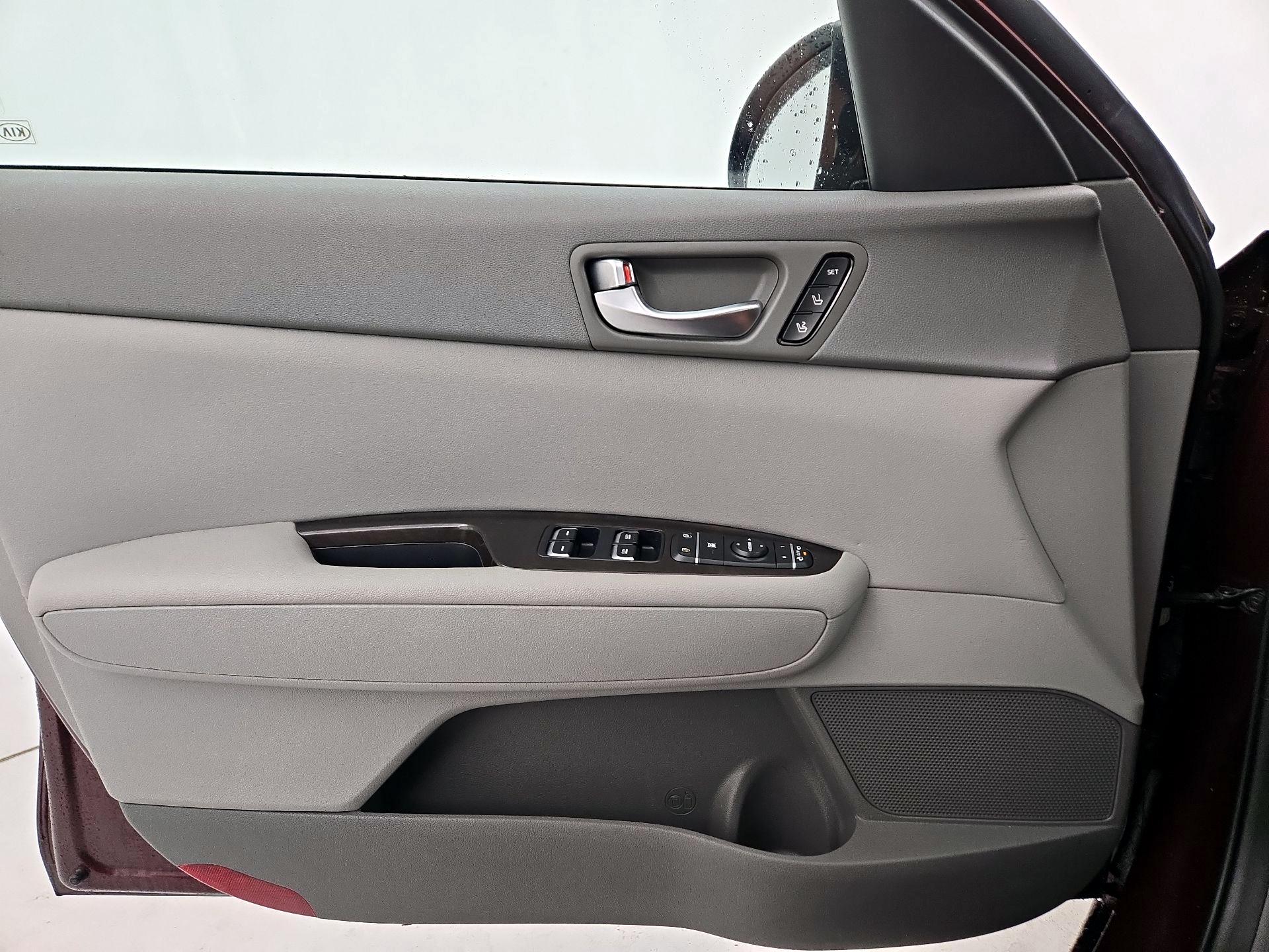 Thumbnail: 2016 Kia Optima - 12