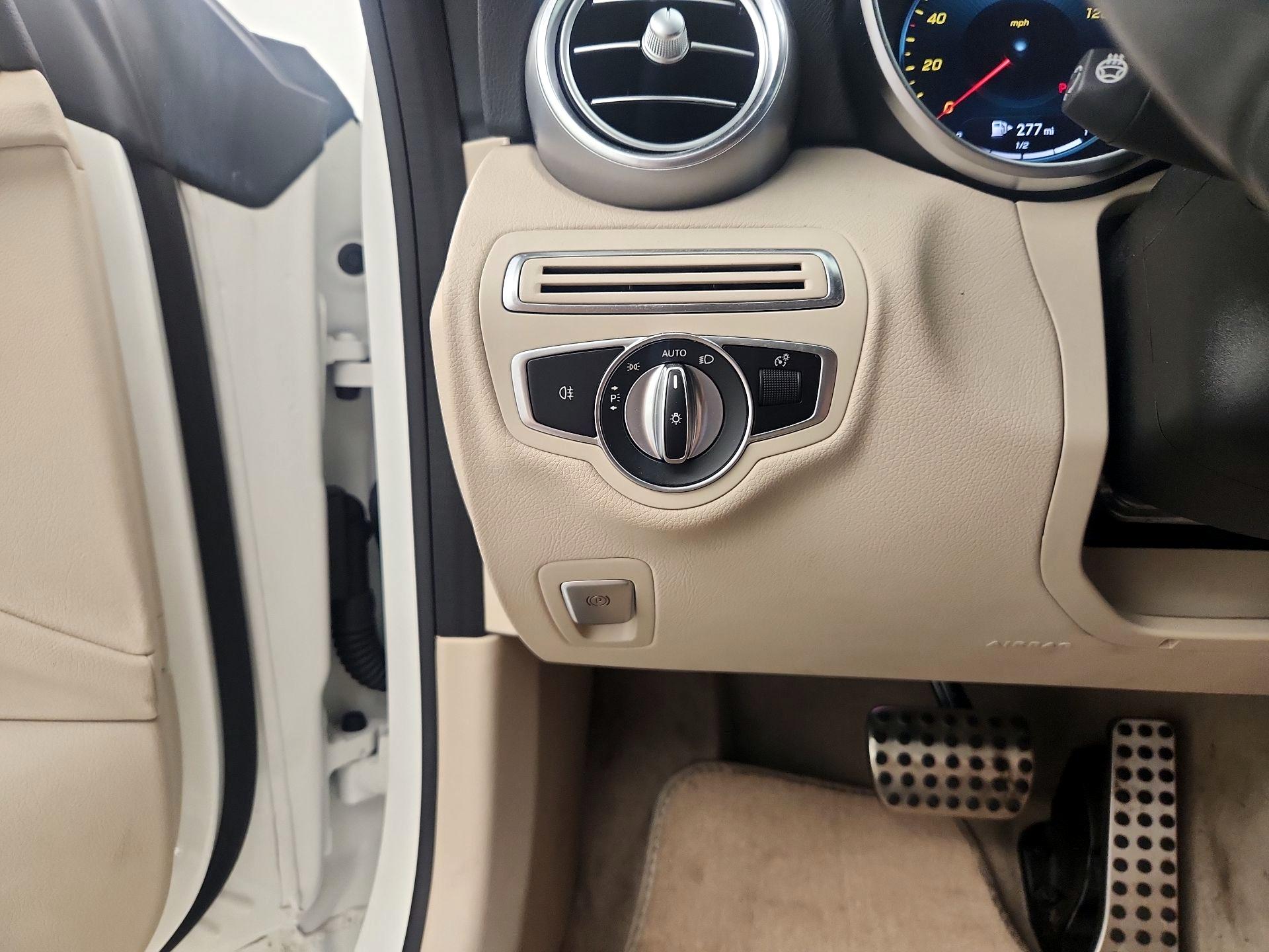 Thumbnail: 2021 Mercedes-Benz C-Class - 13