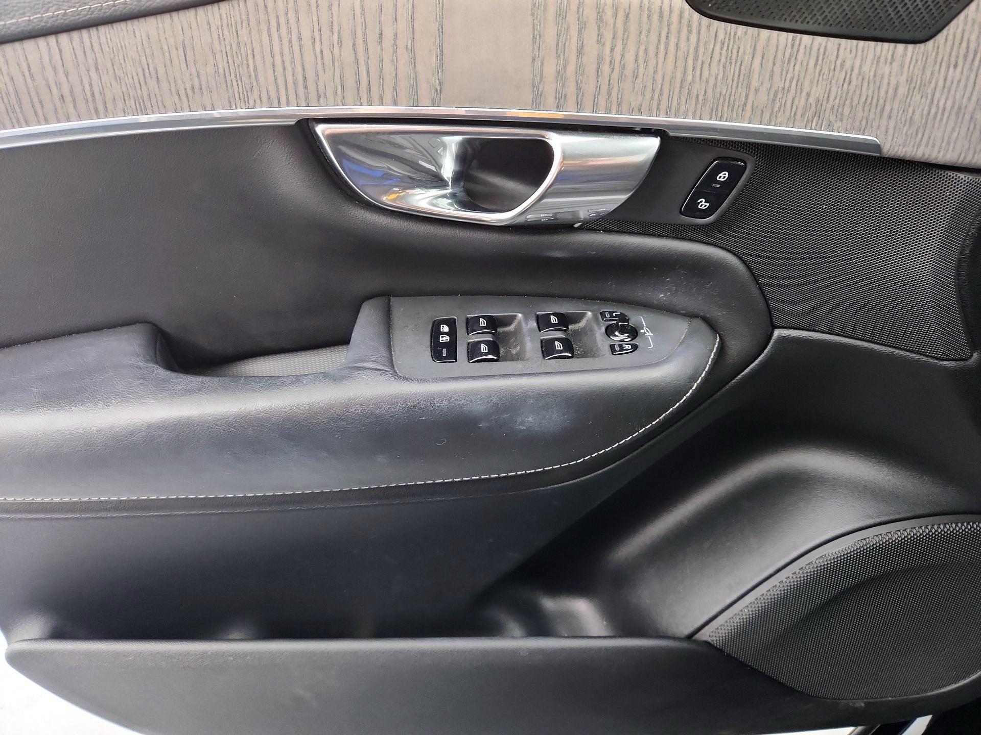 Thumbnail: 2020 Volvo XC90 - 12