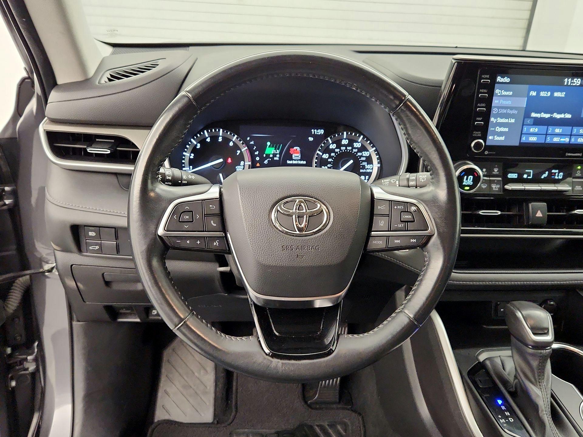 Thumbnail: 2021 Toyota Highlander - 10