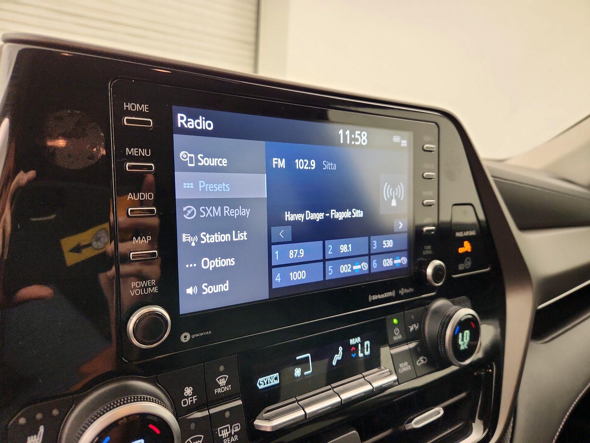 Thumbnail: 2021 Toyota Highlander - 15