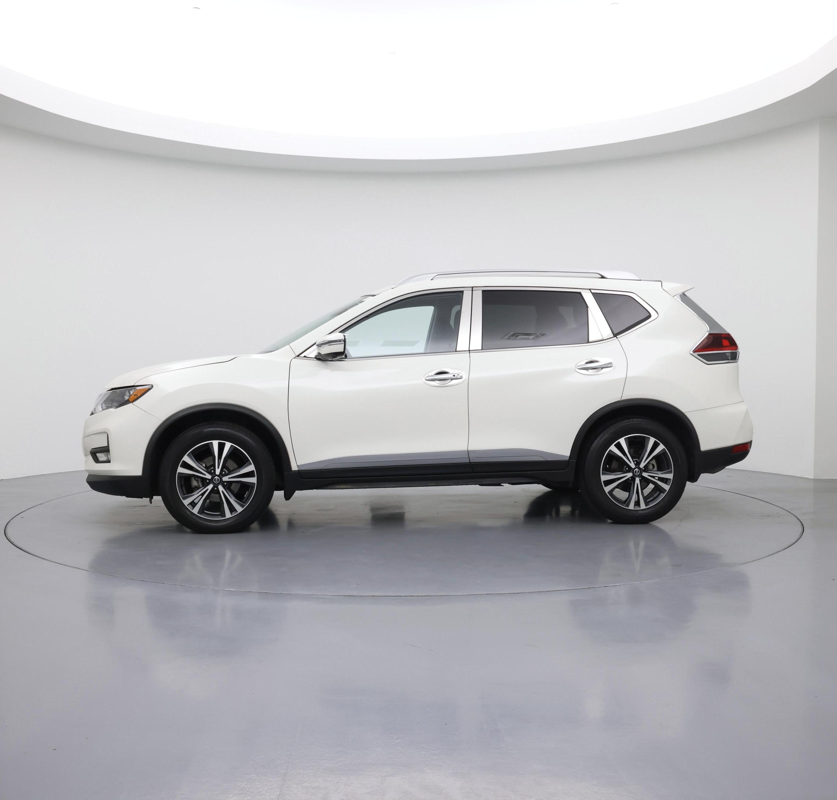 Thumbnail: 2020 Nissan Rogue - 3