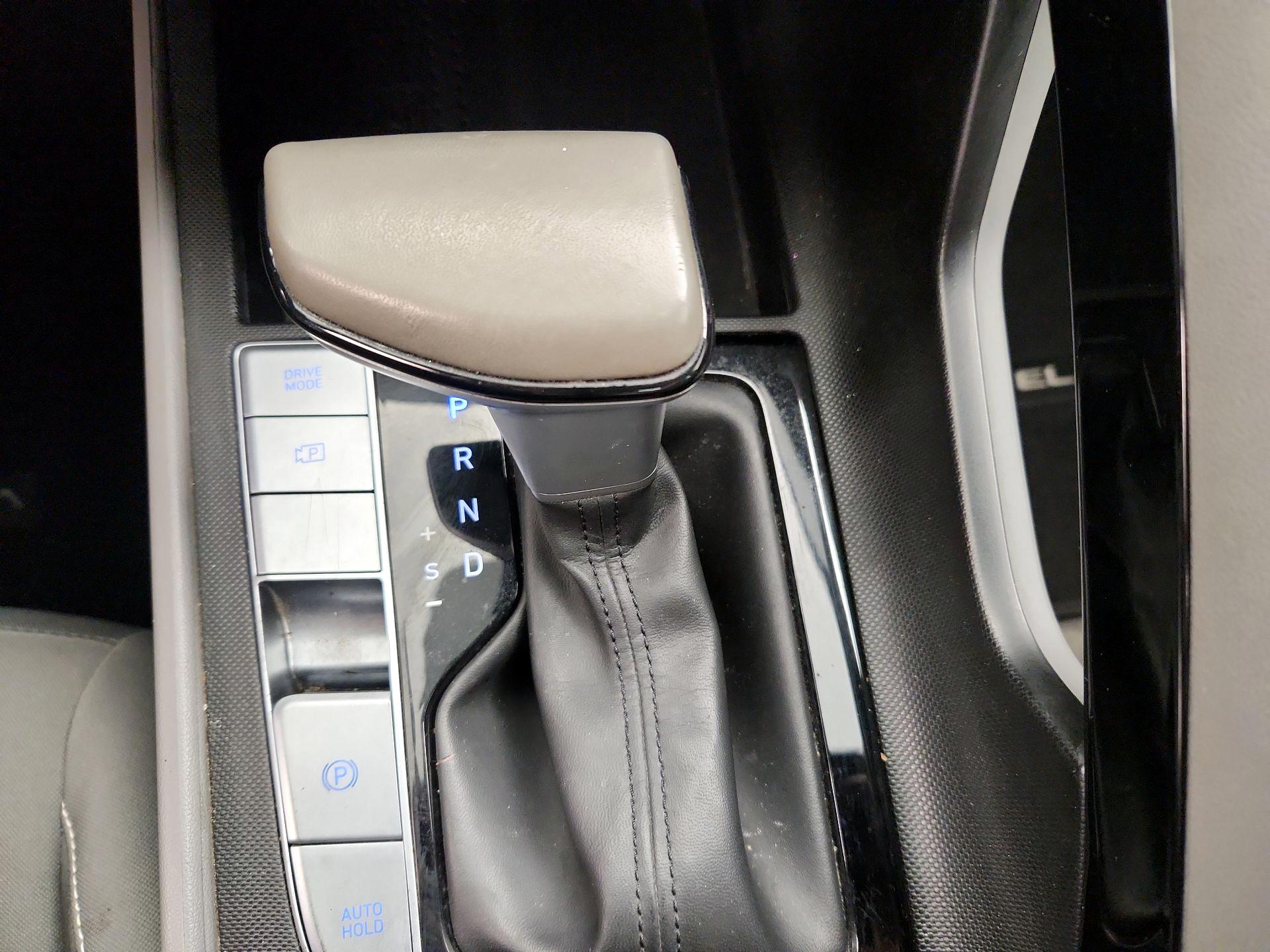 Thumbnail: 2023 Hyundai Elantra - 18