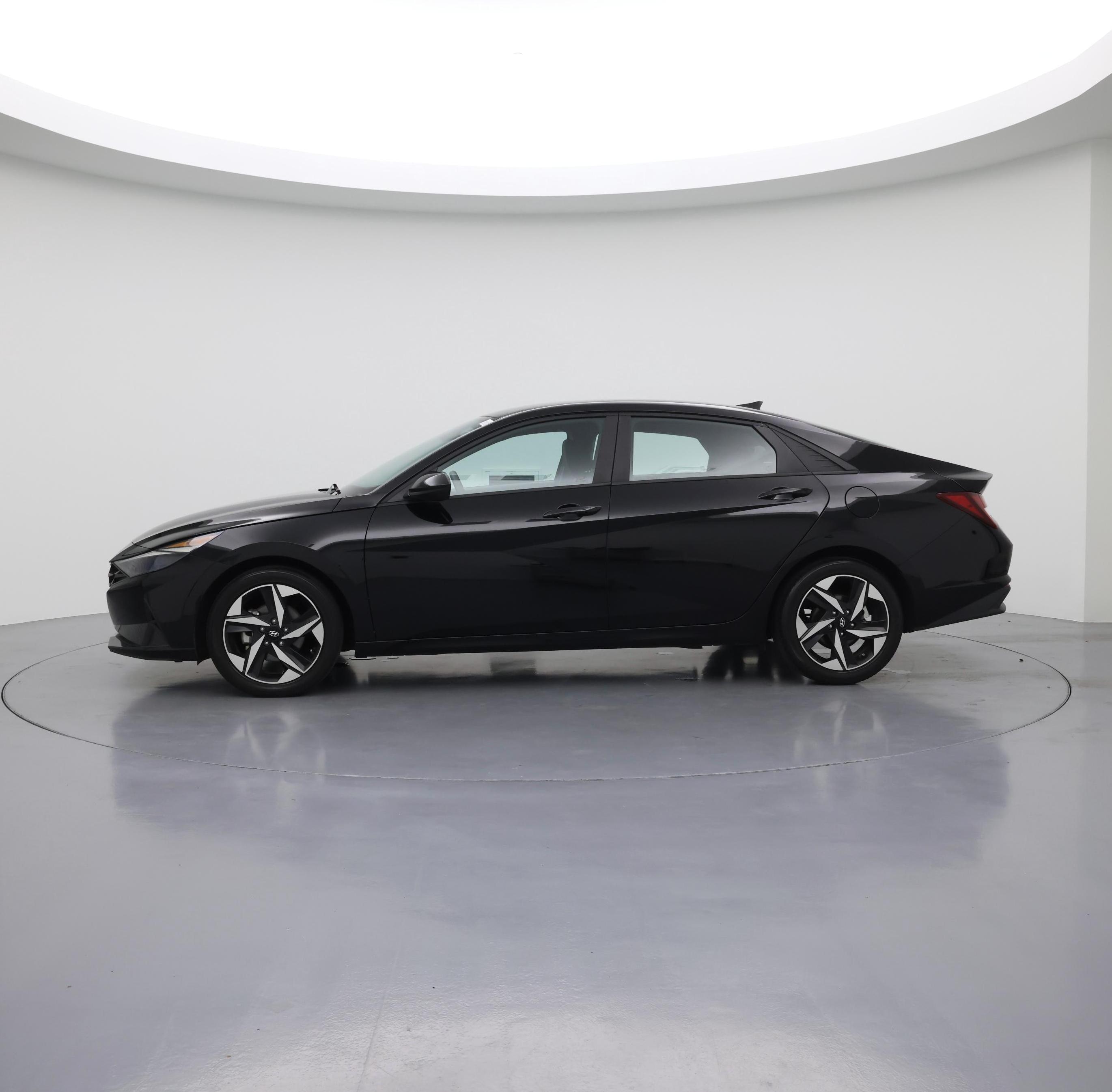 Thumbnail: 2023 Hyundai Elantra - 3