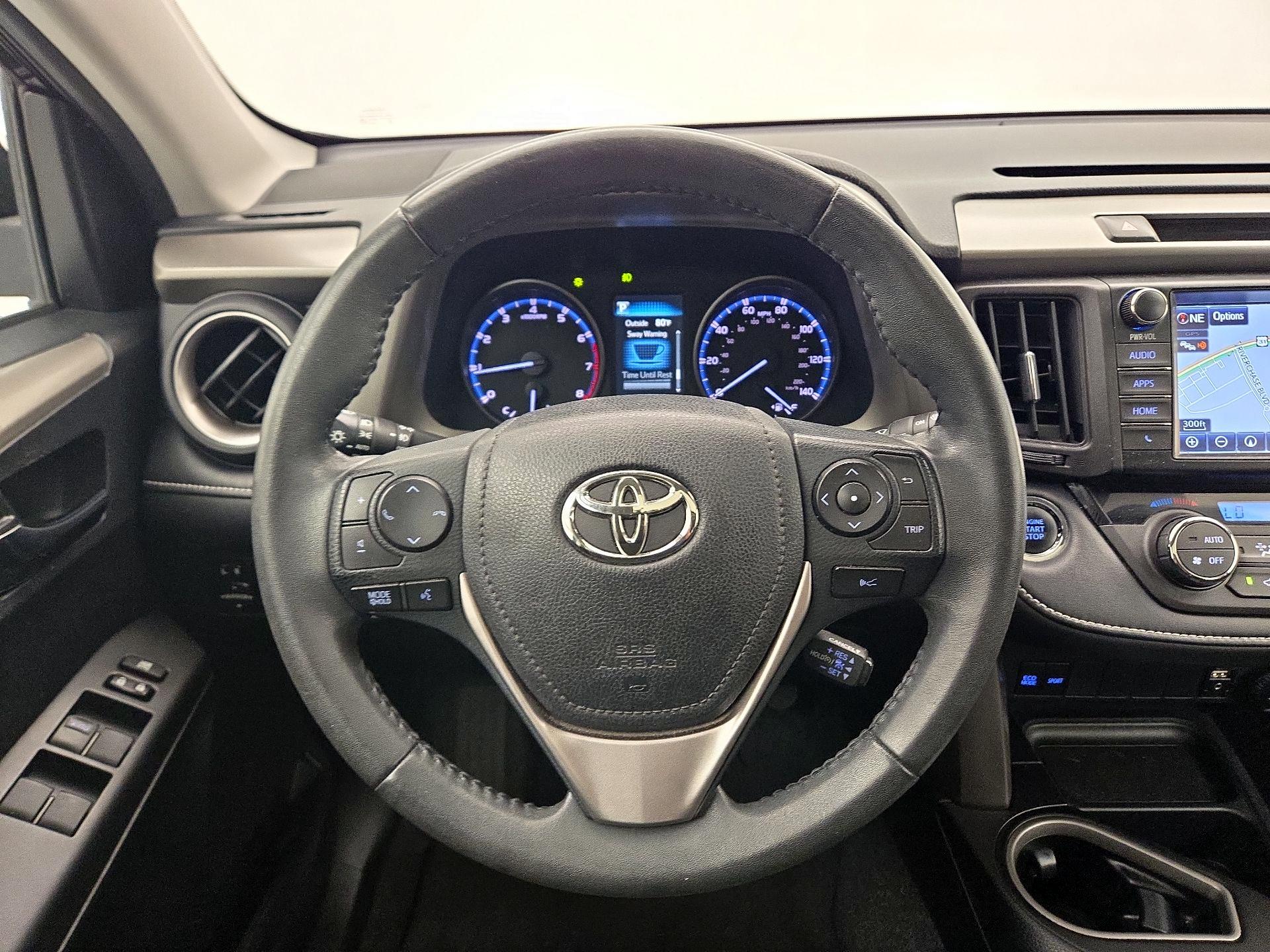Thumbnail: 2017 Toyota RAV4 - 10