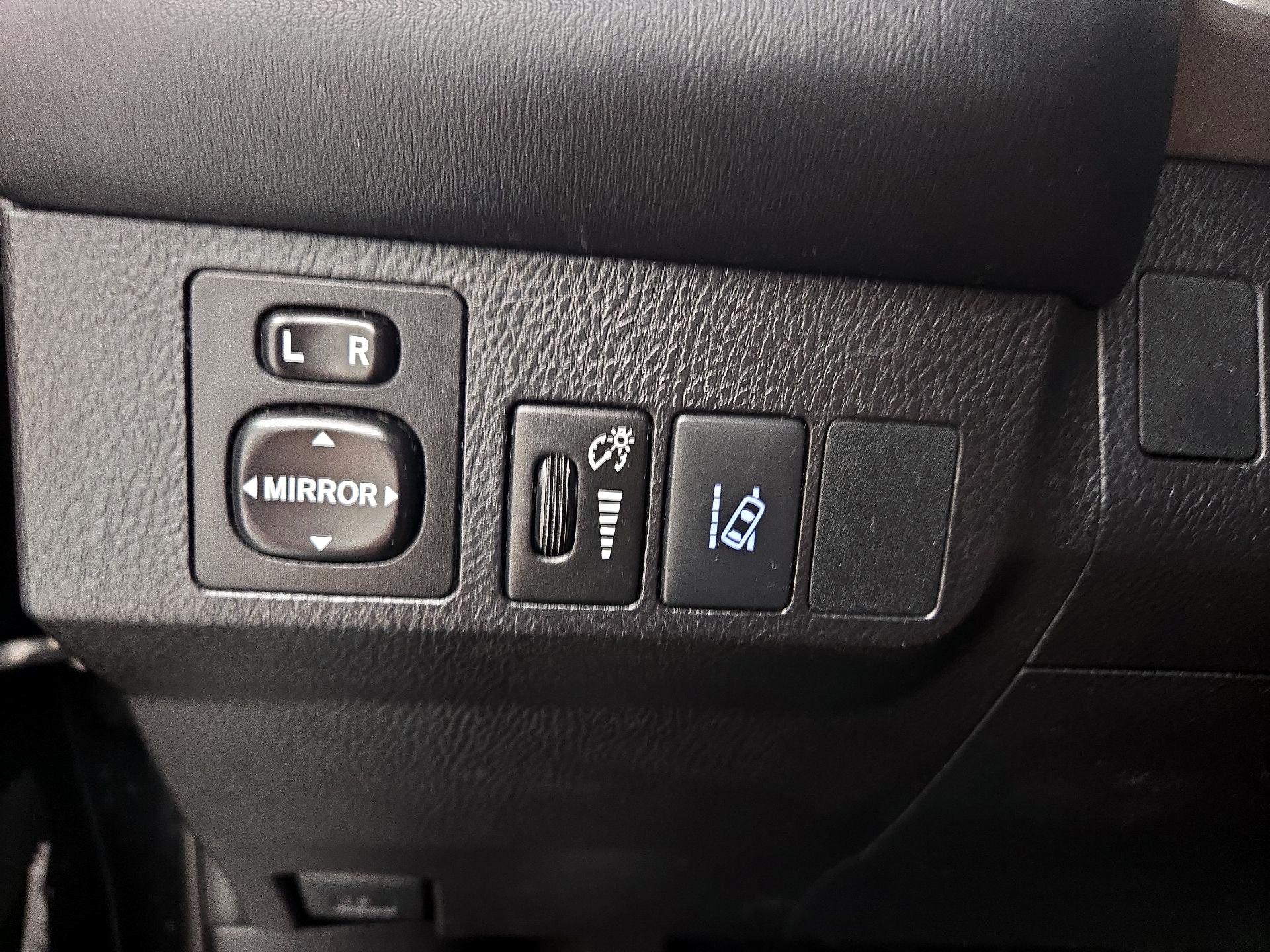 Thumbnail: 2017 Toyota RAV4 - 13