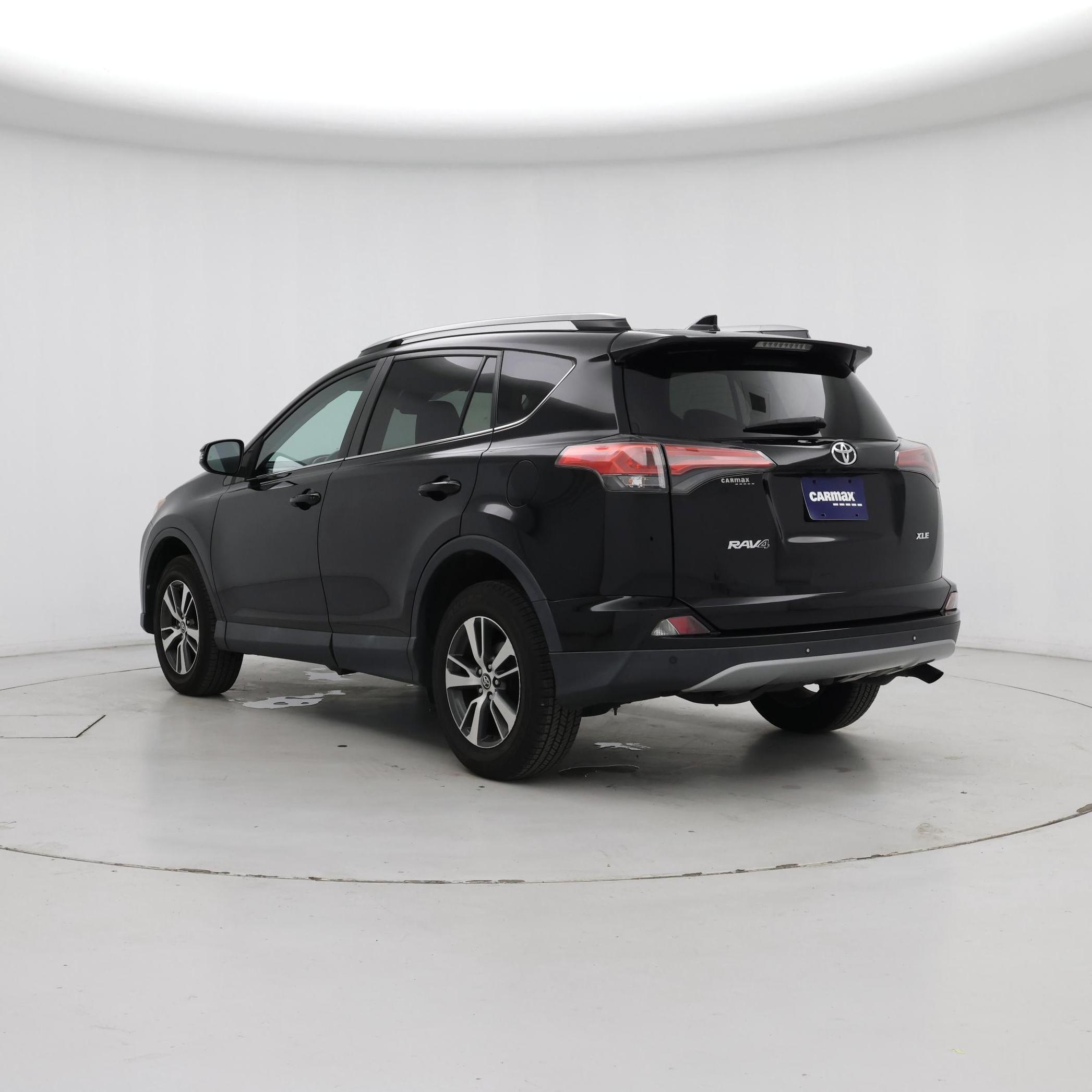 Thumbnail: 2017 Toyota RAV4 - 2