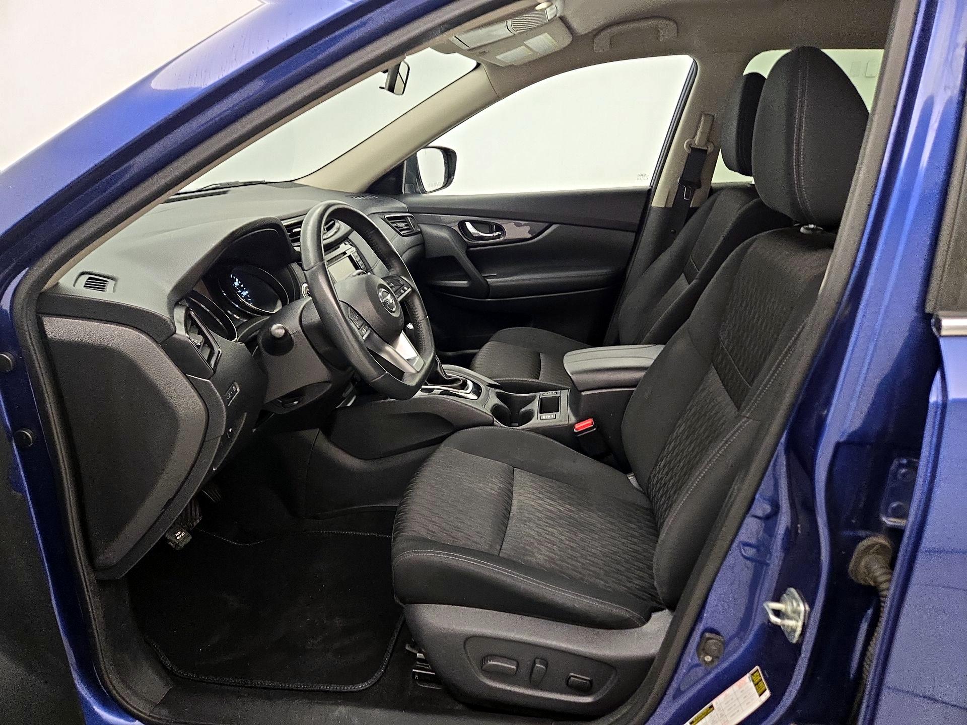 Thumbnail: 2018 Nissan Rogue - 11