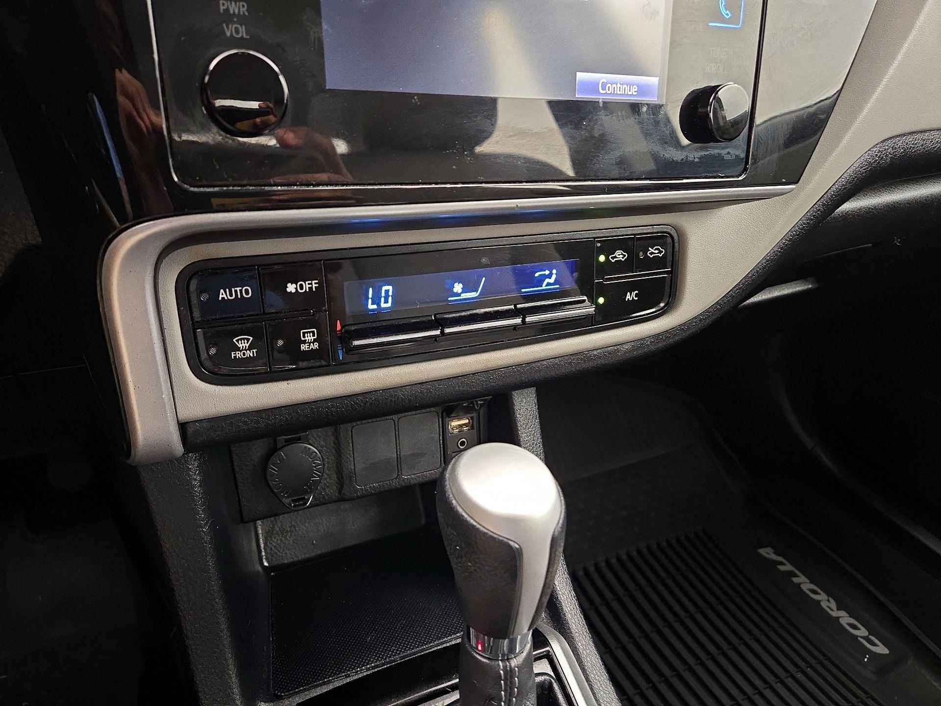 Thumbnail: 2018 Toyota Corolla - 16