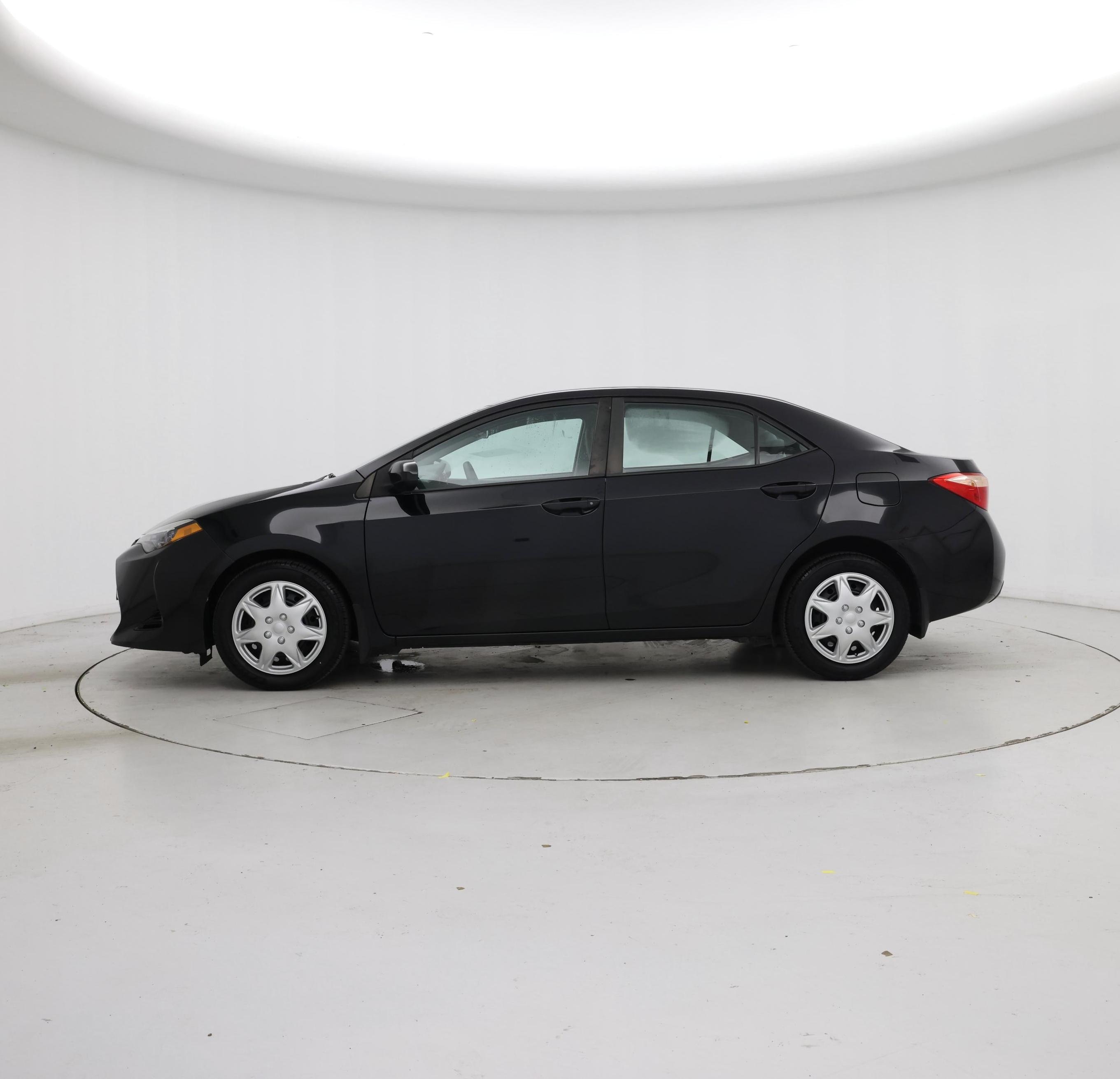 Thumbnail: 2018 Toyota Corolla - 3