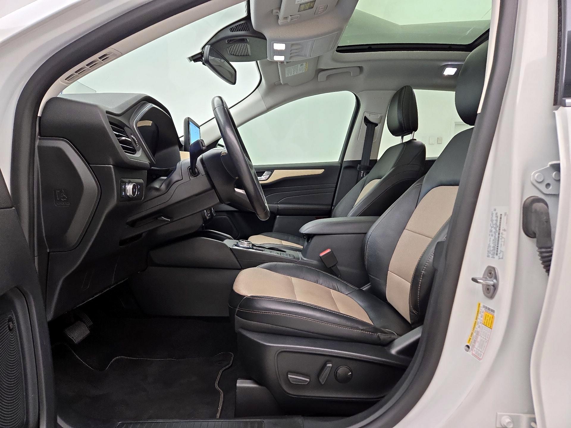Thumbnail: 2021 Ford Escape - 11
