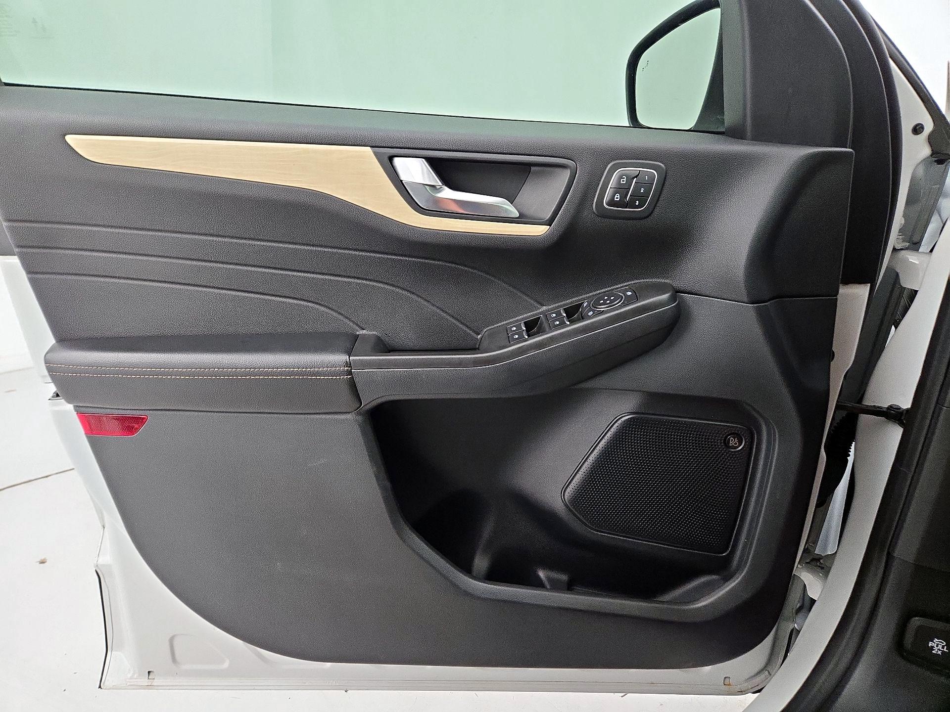 Thumbnail: 2021 Ford Escape - 12