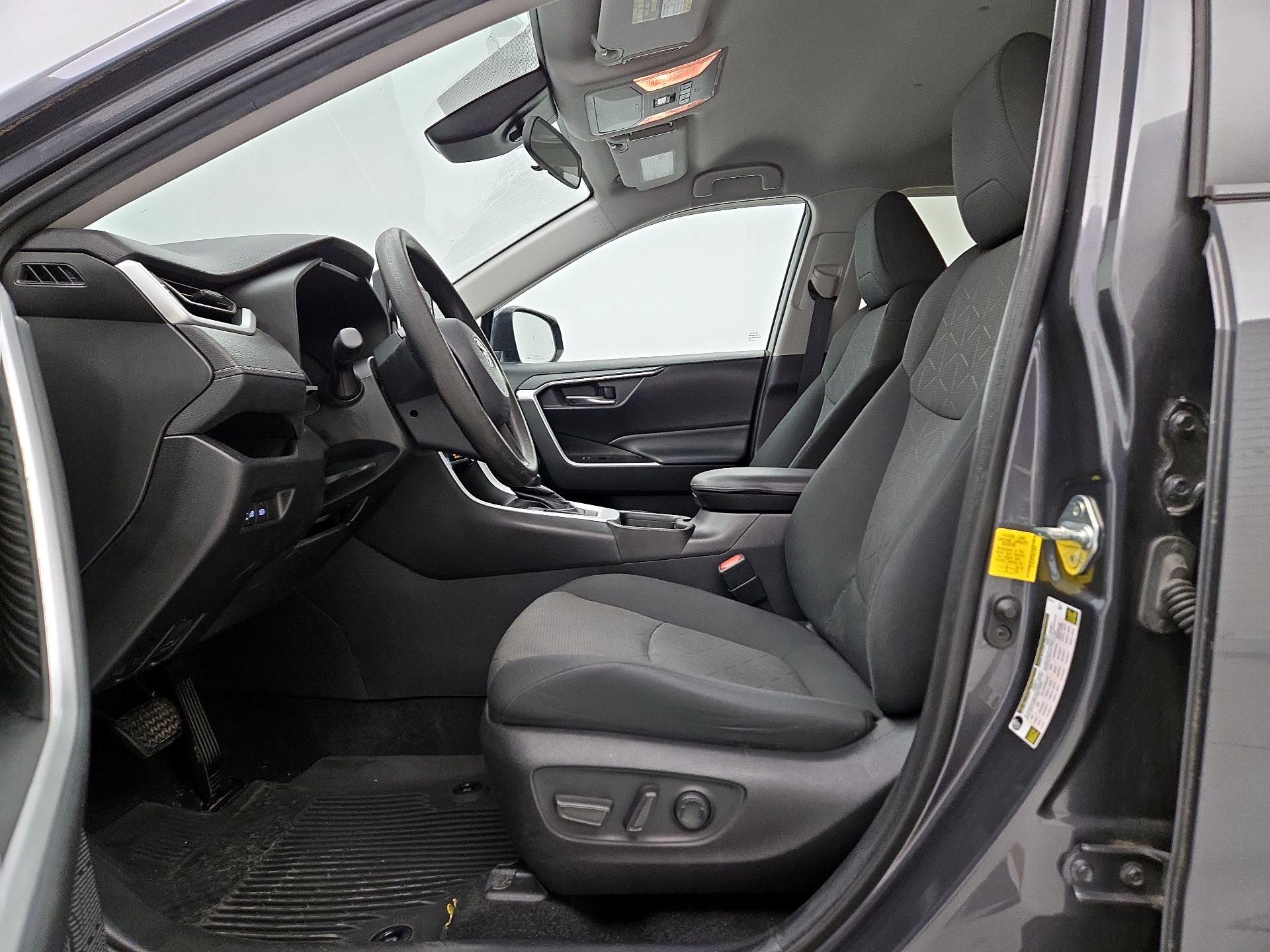 Thumbnail: 2021 Toyota RAV4 - 11