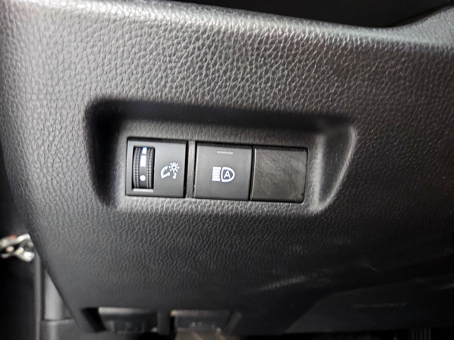 Thumbnail: 2021 Toyota RAV4 - 13