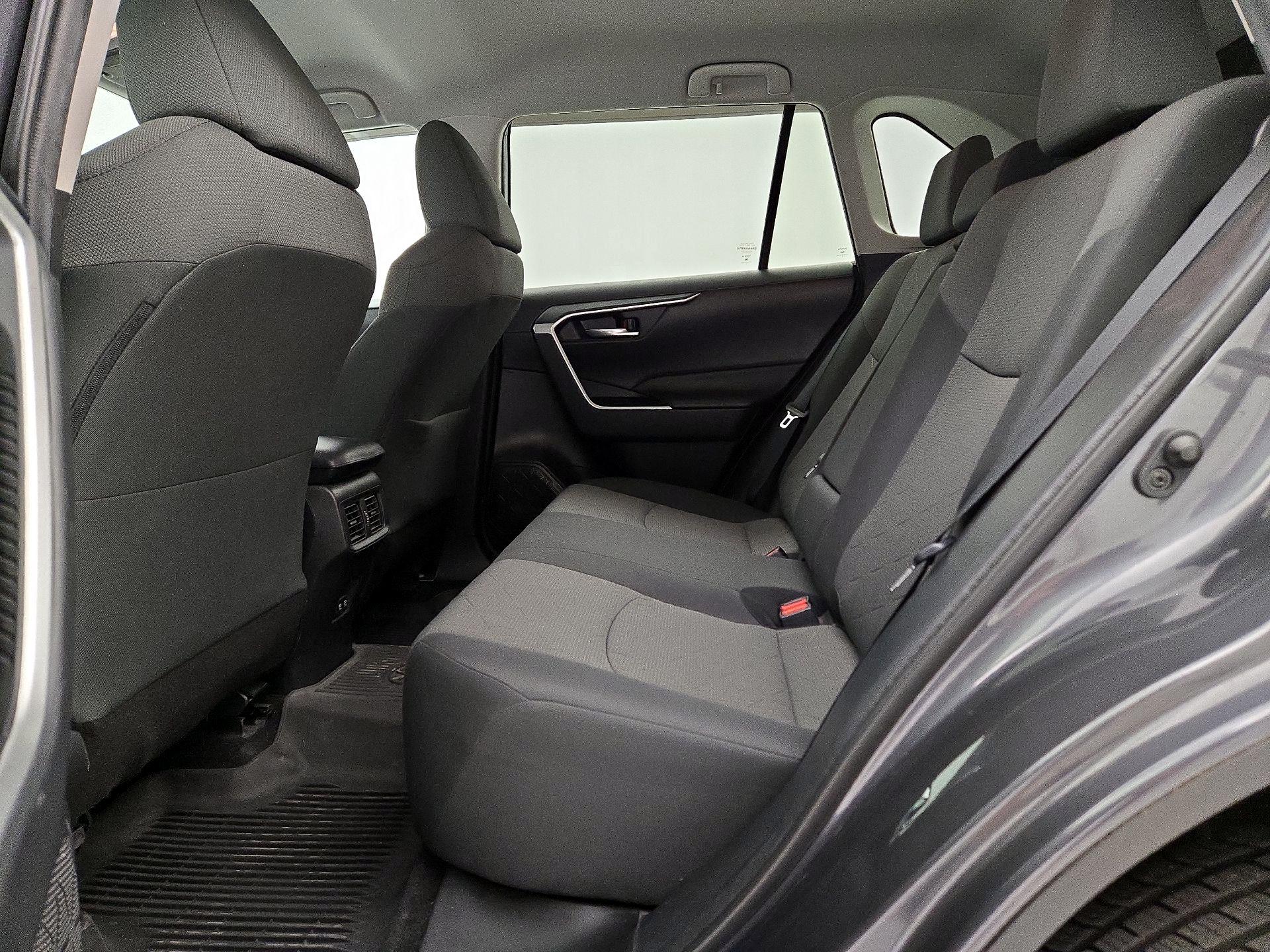 Thumbnail: 2021 Toyota RAV4 - 19