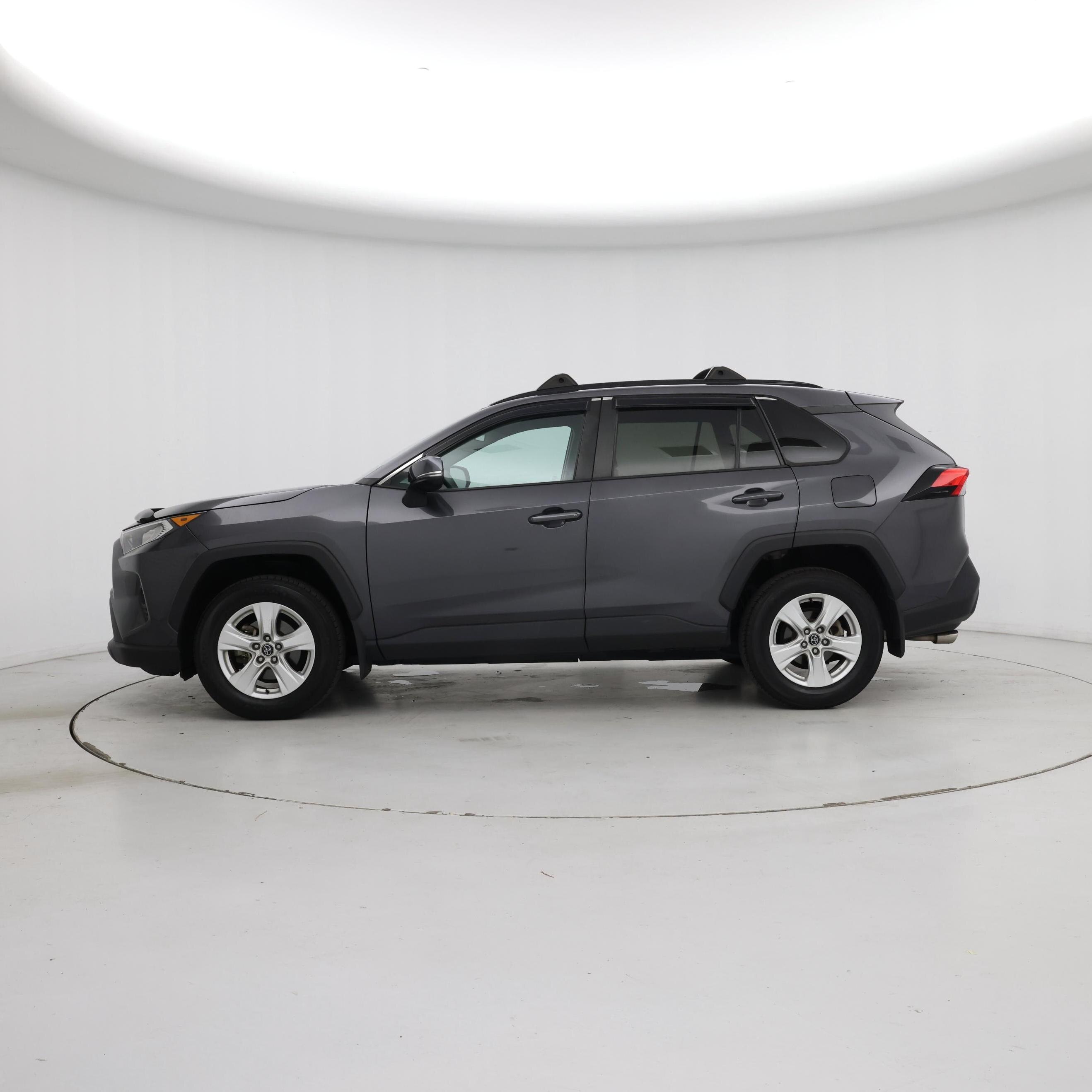 Thumbnail: 2021 Toyota RAV4 - 3