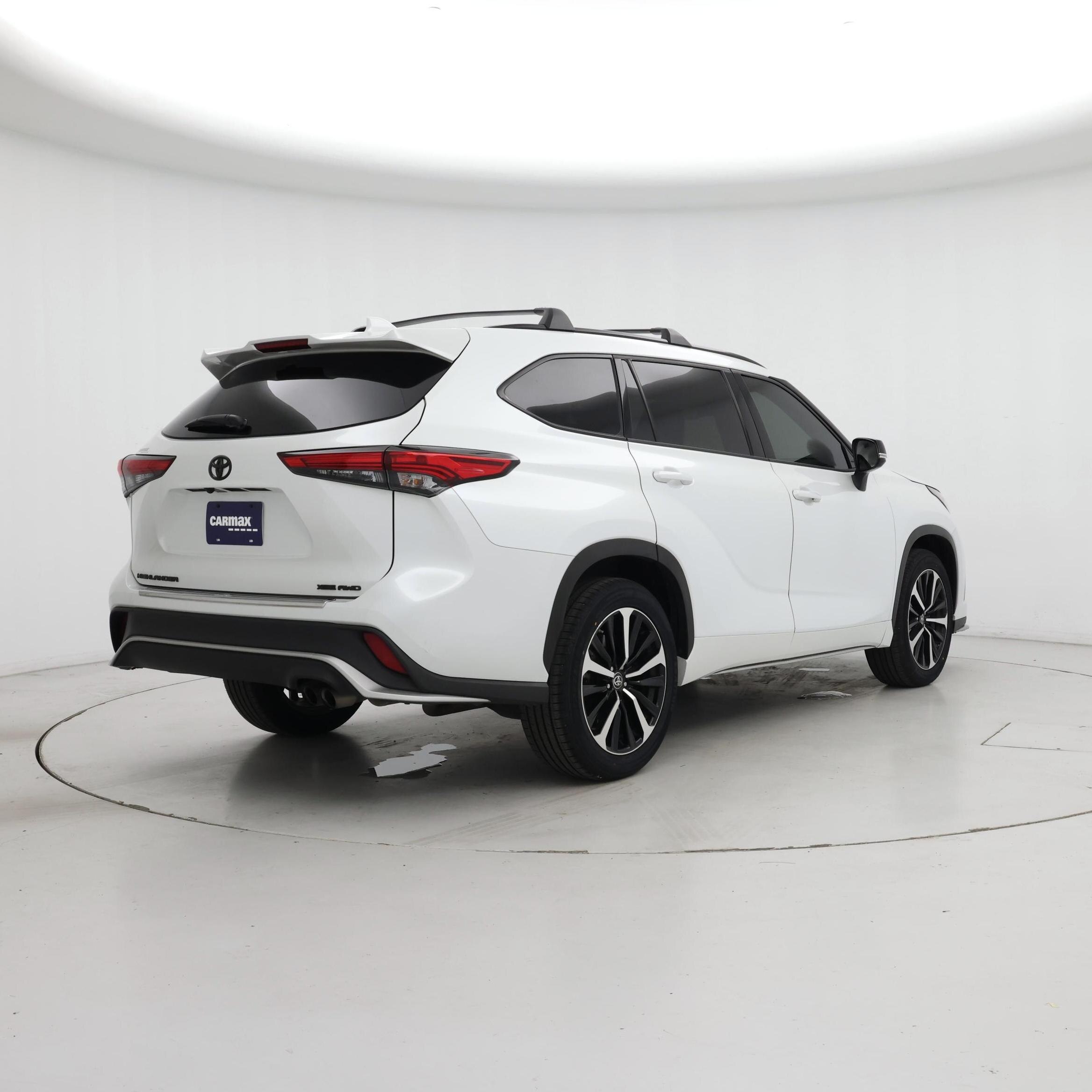 Thumbnail: 2022 Toyota Highlander - 8