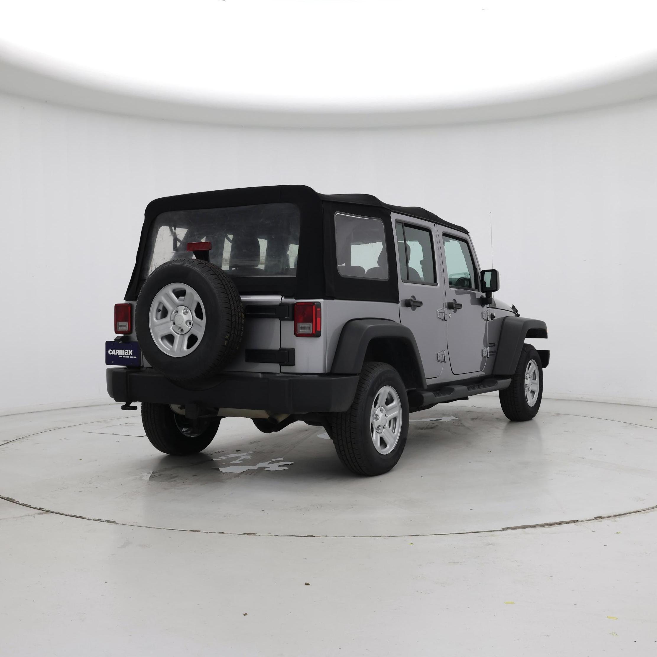 Thumbnail: 2017 Jeep Wrangler - 8