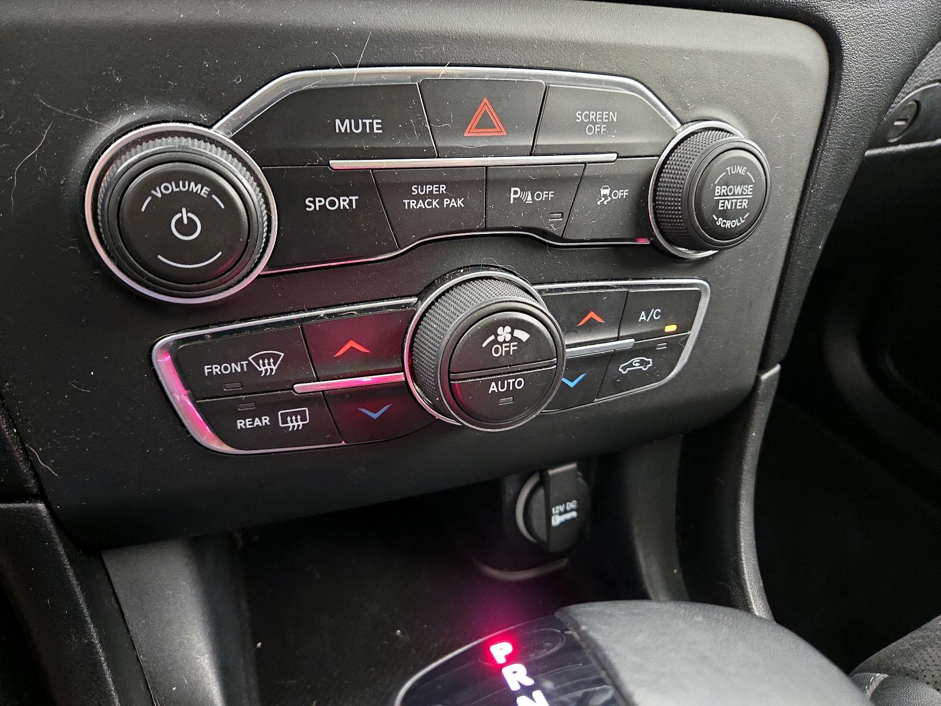 Thumbnail: 2019 Dodge Charger - 17