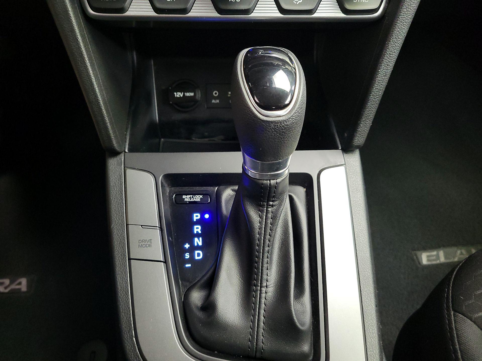 Thumbnail: 2020 Hyundai Elantra - 17