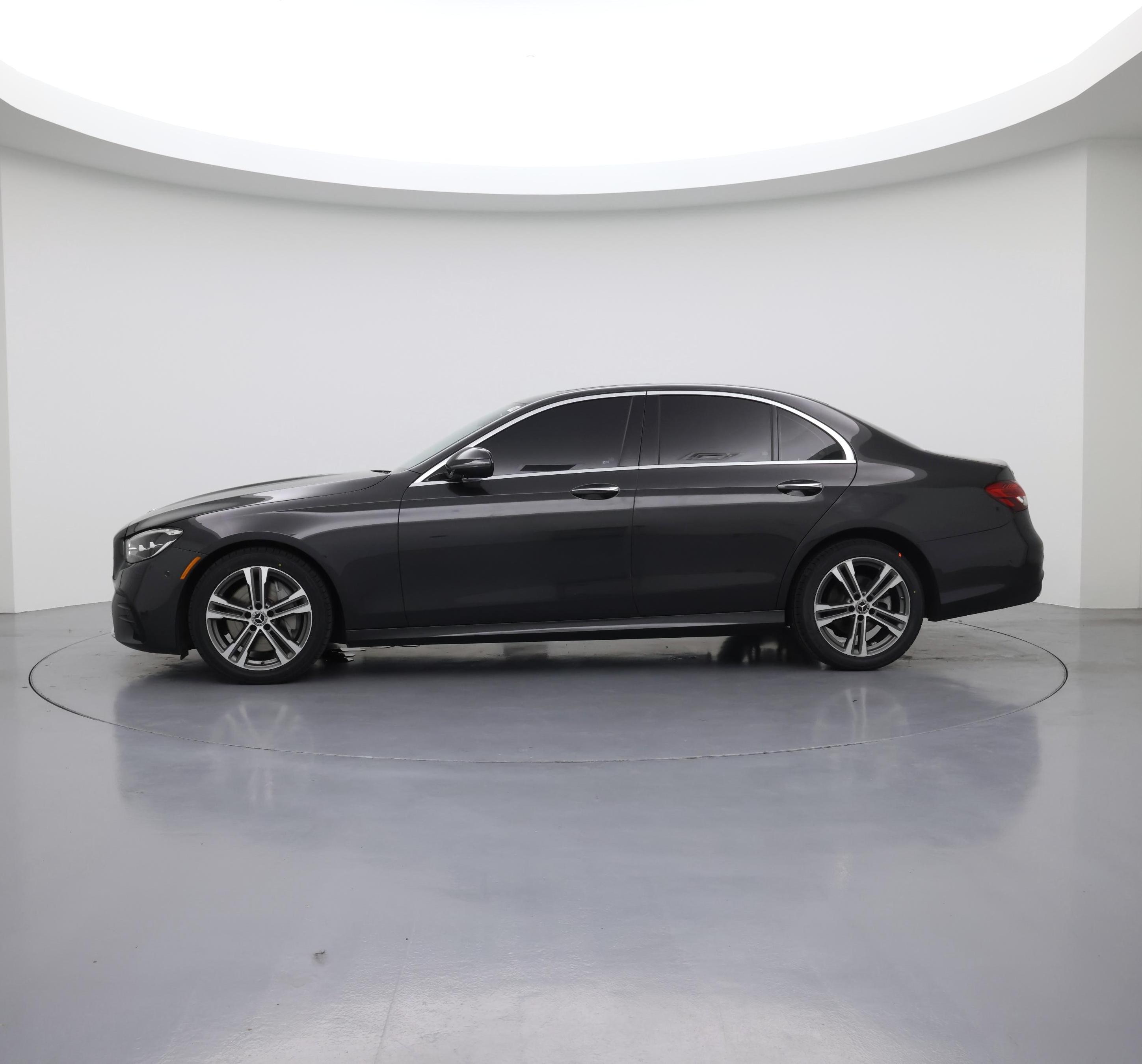 Thumbnail: 2023 Mercedes-Benz E-Class - 3