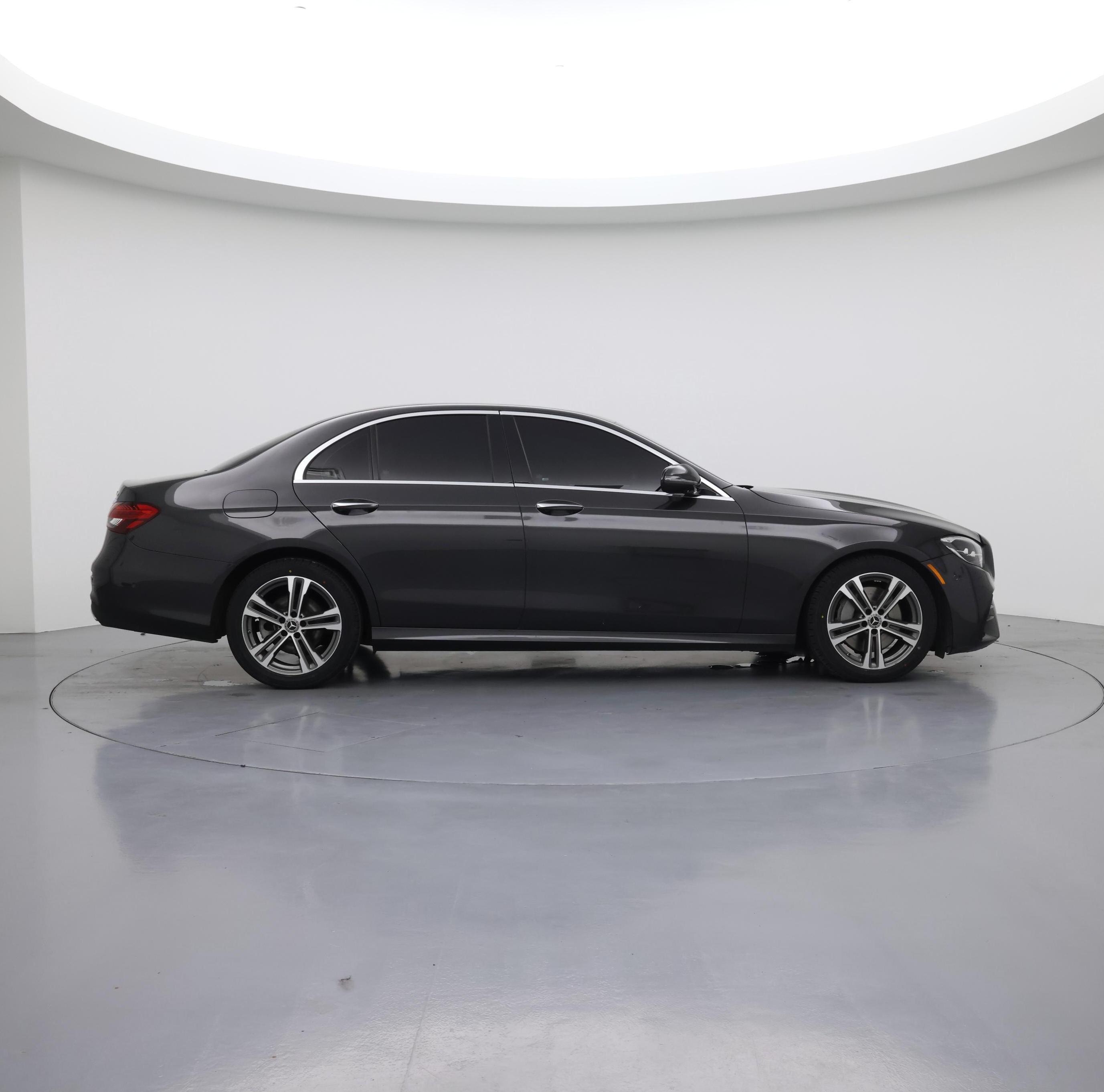 Thumbnail: 2023 Mercedes-Benz E-Class - 7