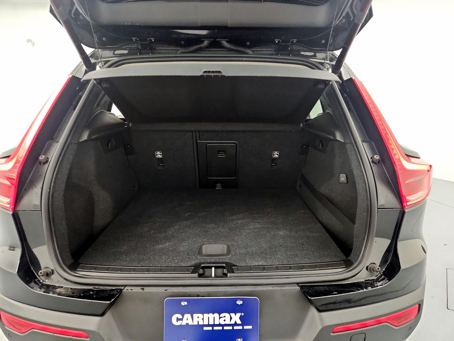 Thumbnail: 2020 Volvo XC40 - 19