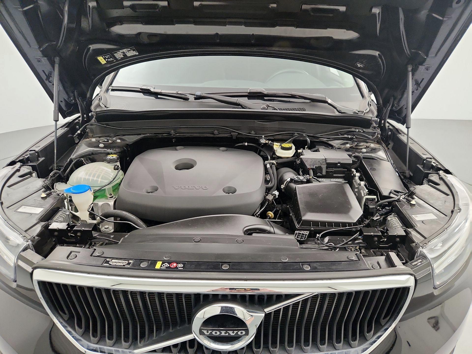 Thumbnail: 2020 Volvo XC40 - 20