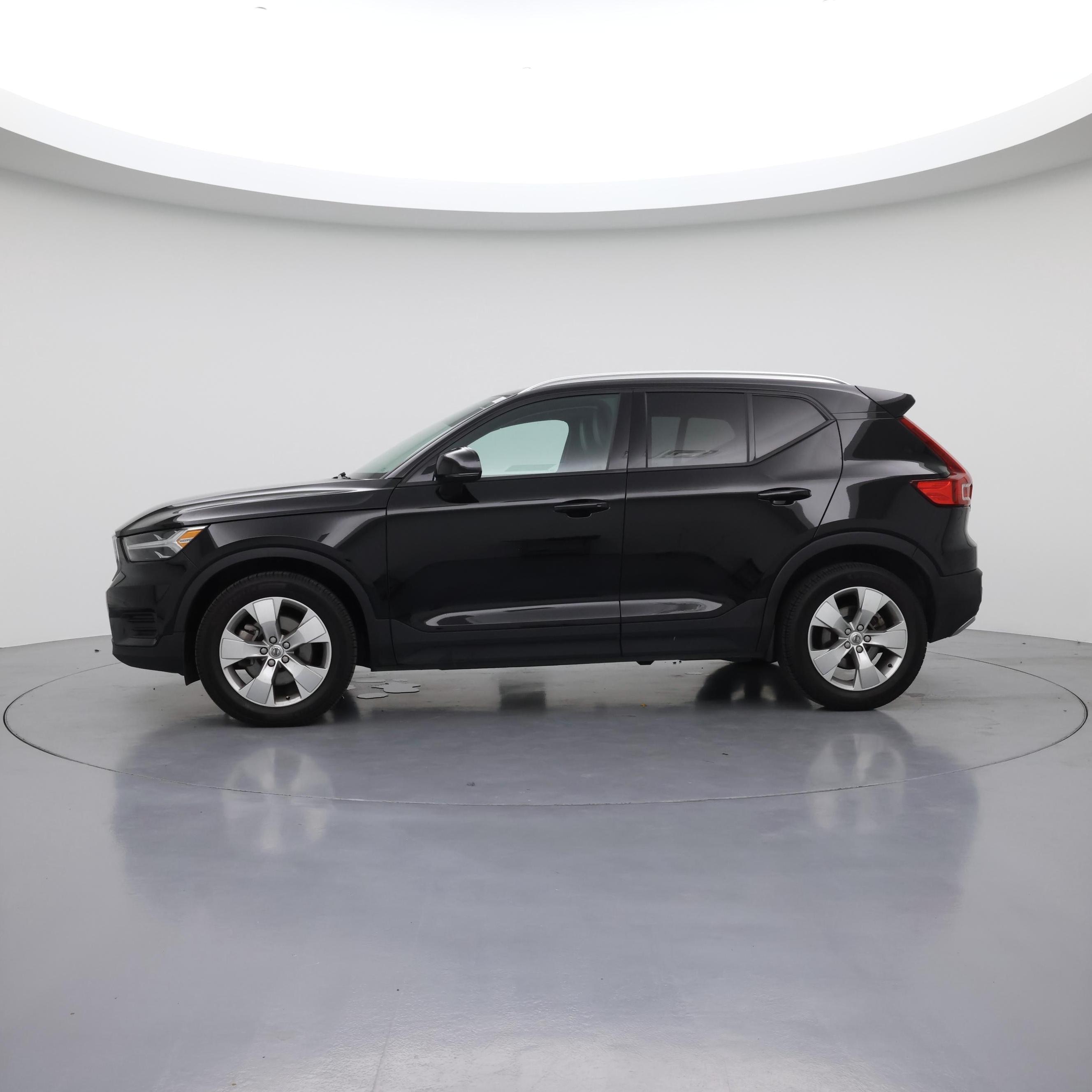 Thumbnail: 2020 Volvo XC40 - 3