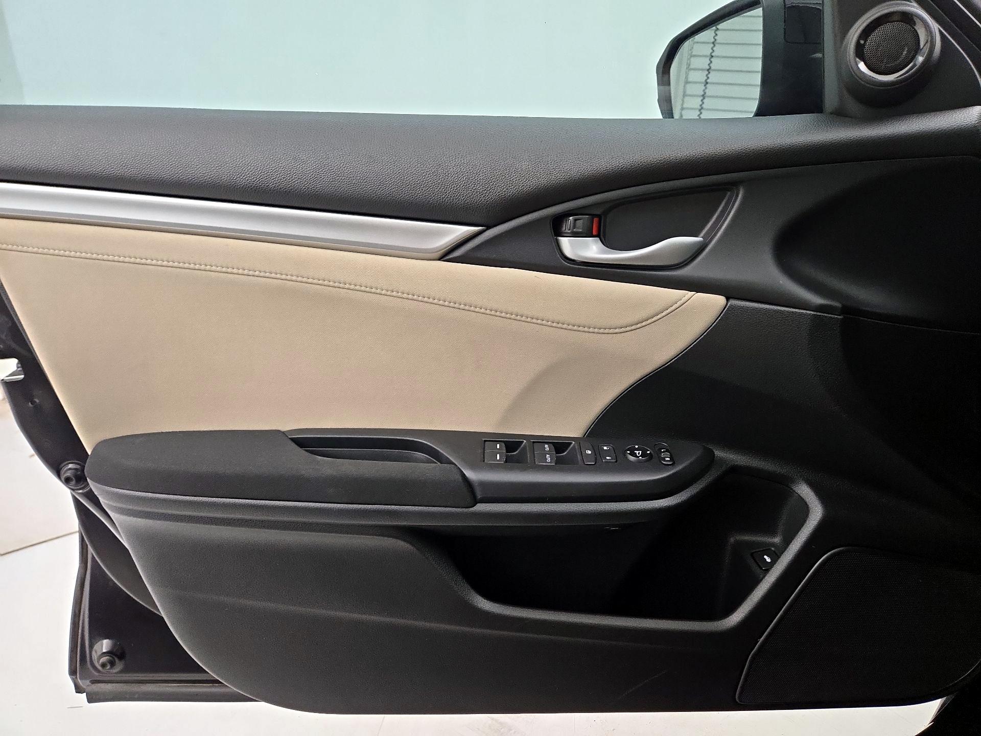 Thumbnail: 2016 Honda Civic - 12