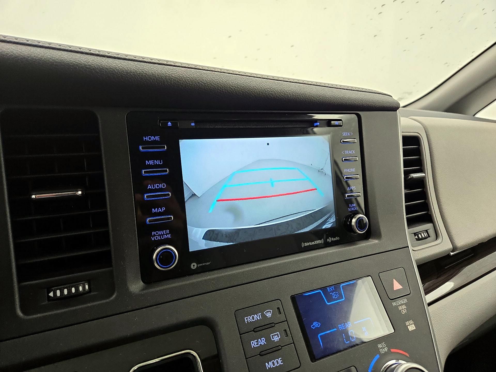 Thumbnail: 2020 Toyota Sienna - 14