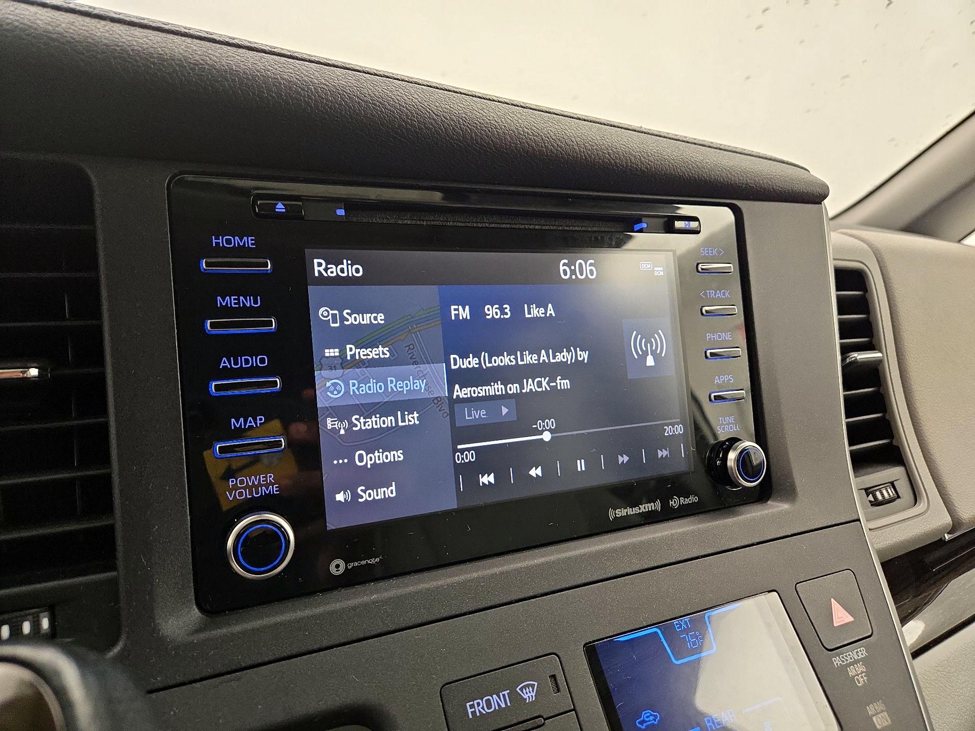 Thumbnail: 2020 Toyota Sienna - 15
