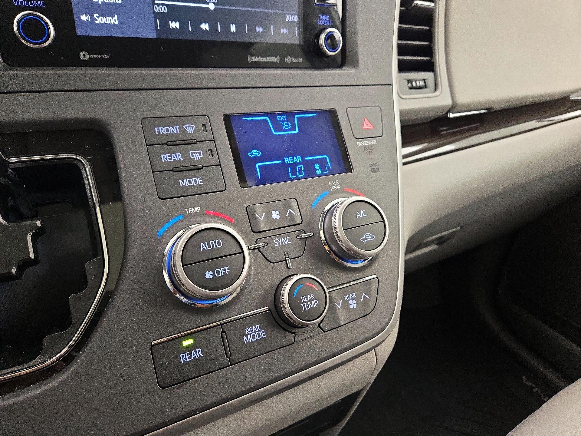 Thumbnail: 2020 Toyota Sienna - 16