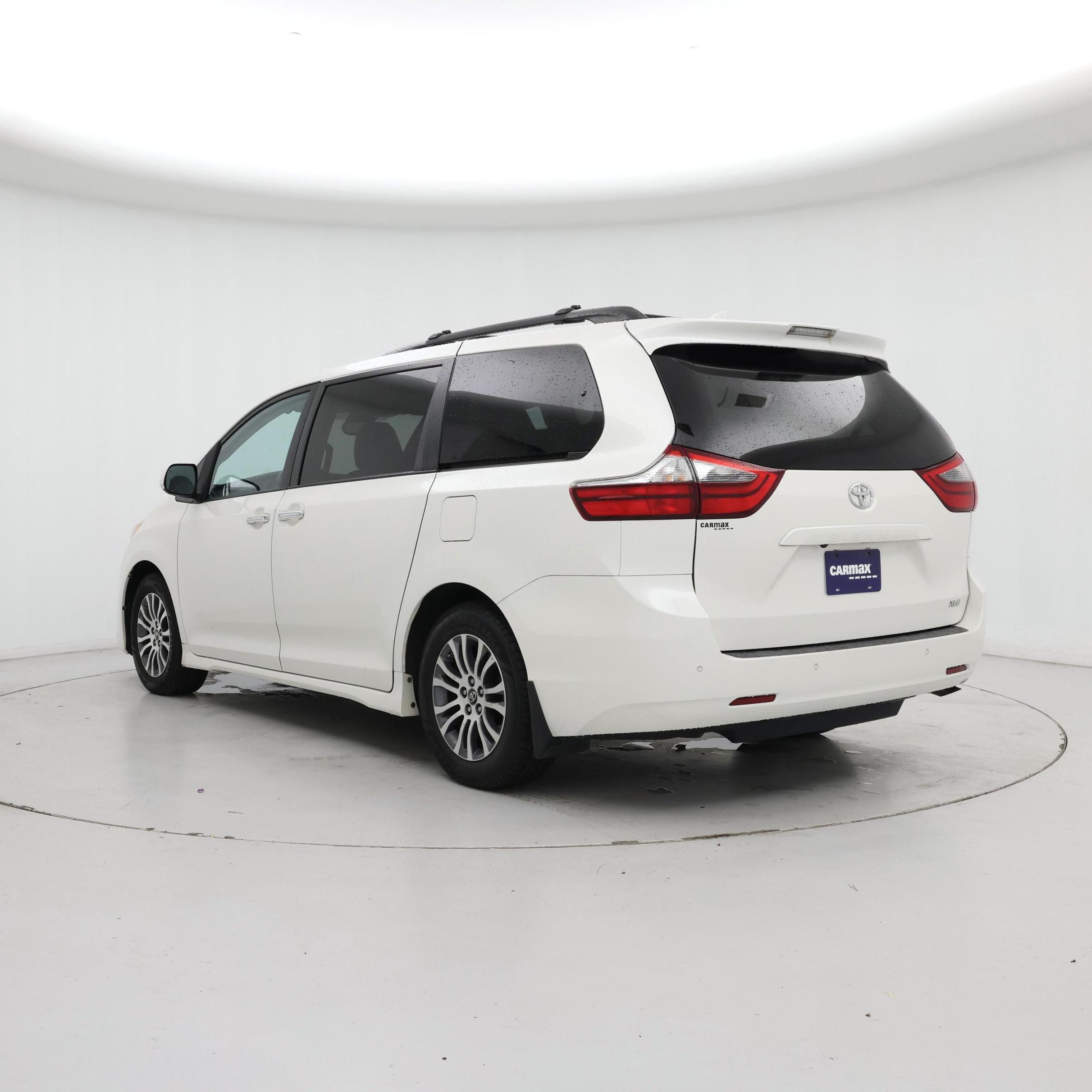 Thumbnail: 2020 Toyota Sienna - 2